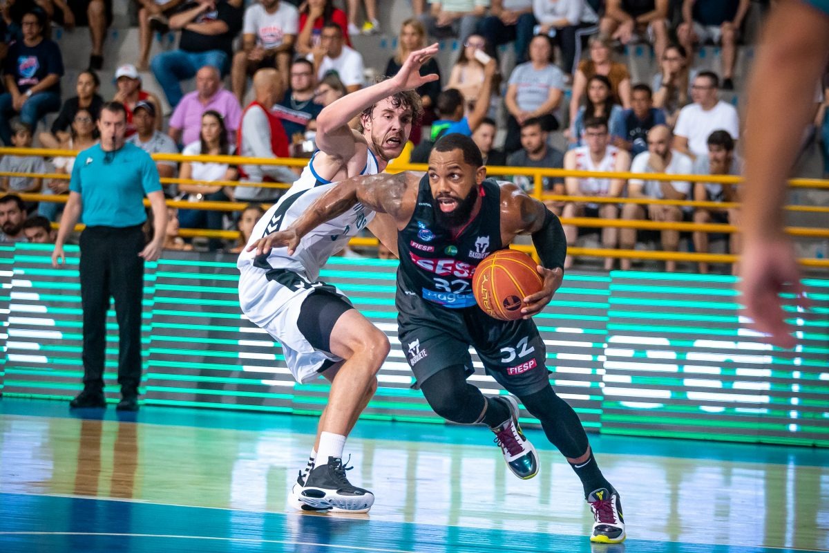 Craque do Sesi Franca, armador David Jackson chega aos sete mil pontos pelo NBB
