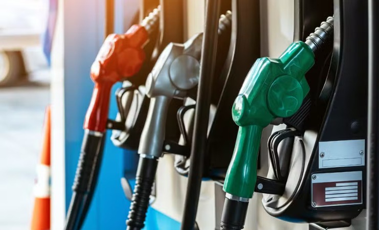 Petrobras anuncia reajuste nos preços da gasolina para as distribuidoras