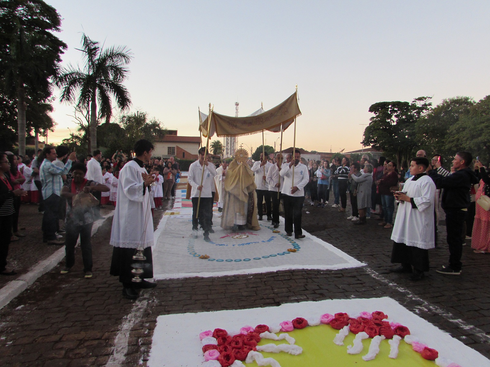 Dia de Corpus Christi reforça tradição de fé entre os católicos