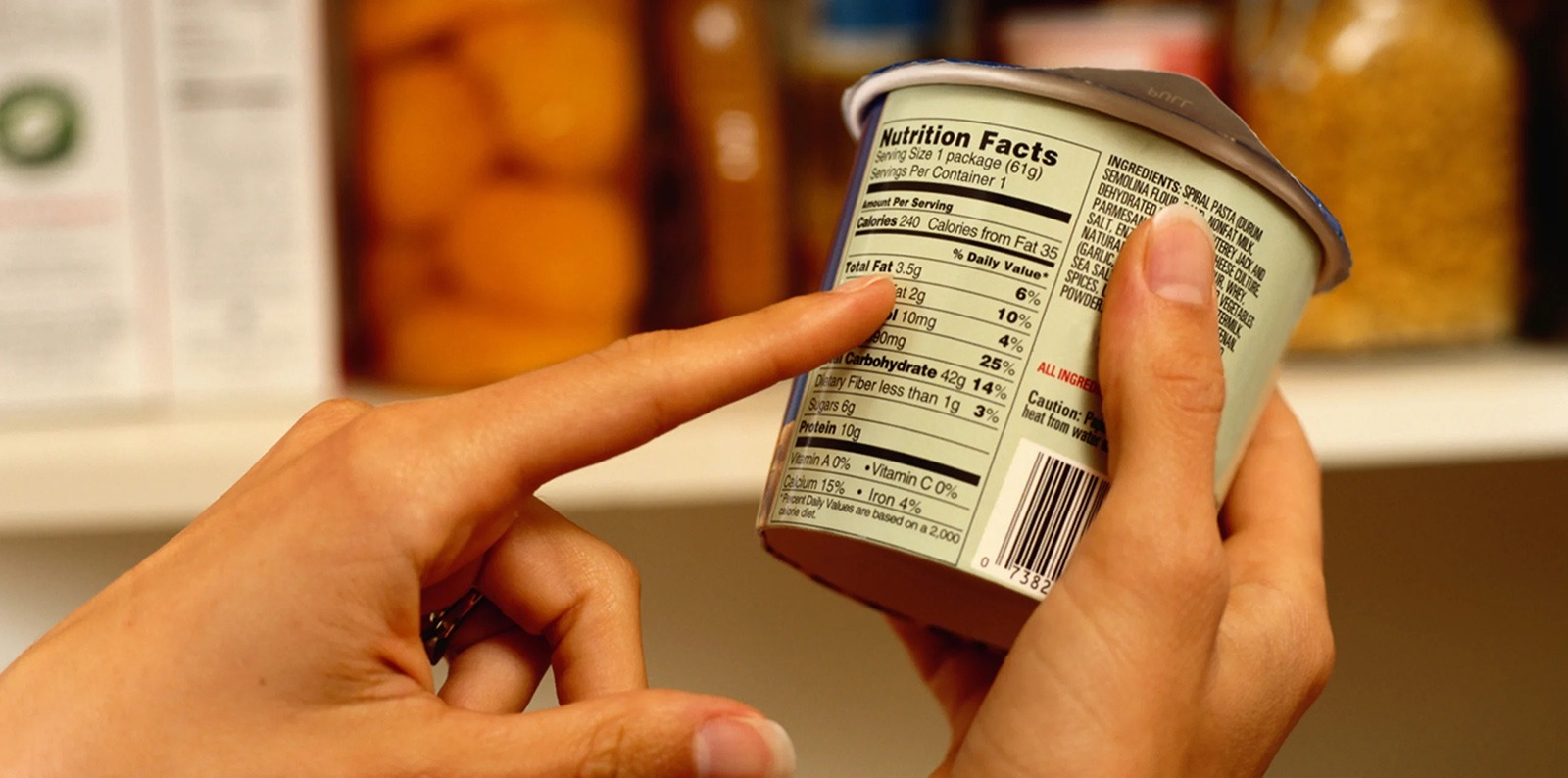 Leitura de rótulos de alimentos é essencial para proteger a saúde
