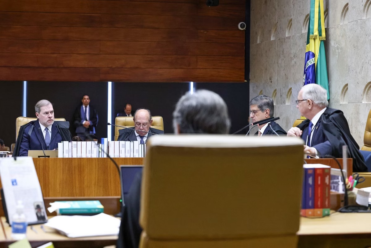 STF prossegue com julgamento que deve redefinir regras para redes sociais no Brasil