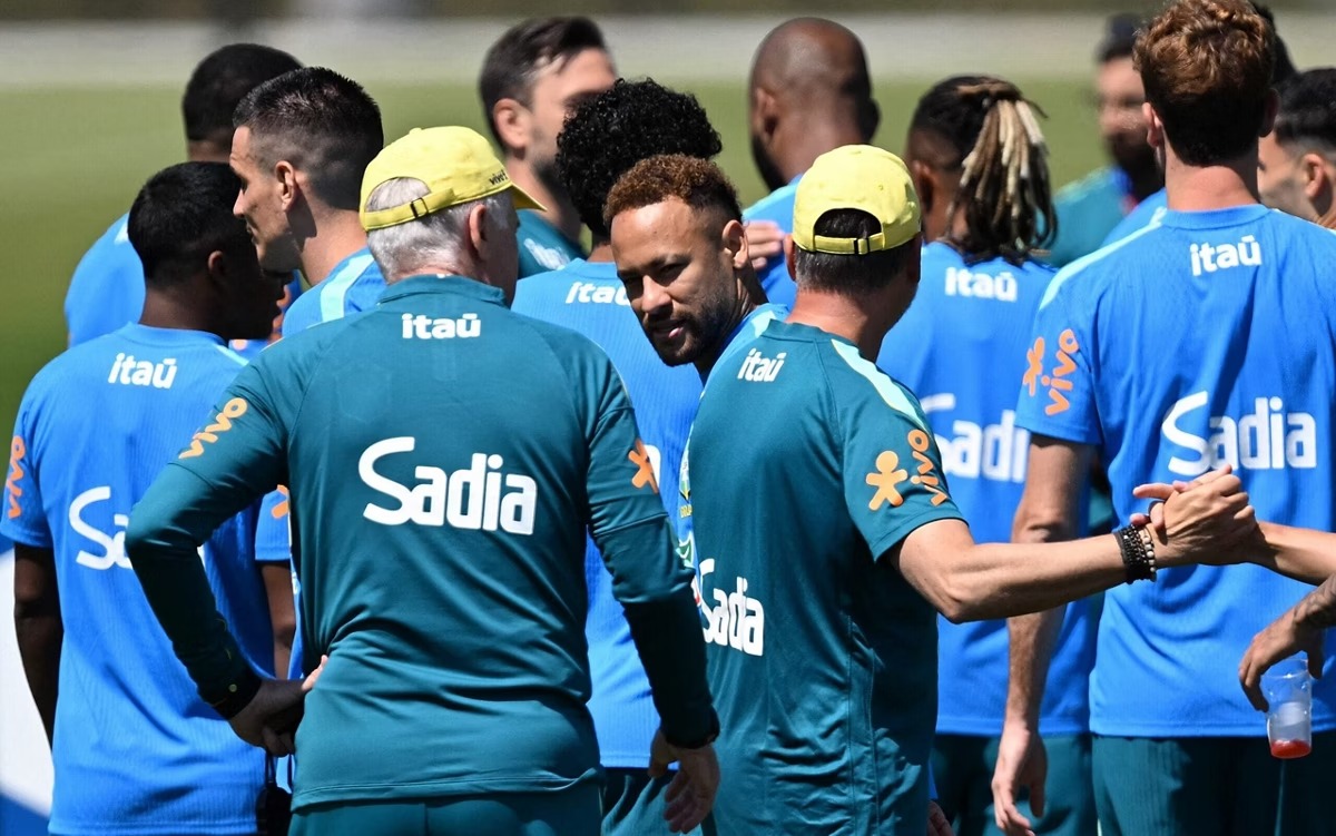 Com Neymar, Brasil vai pra cima da Escócia para garantir liderança do grupo C da Copa