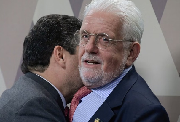PF identifica 74 ligações e mais de 5h30 de conversas entre Jaques Wagner e ex-sócio do Master