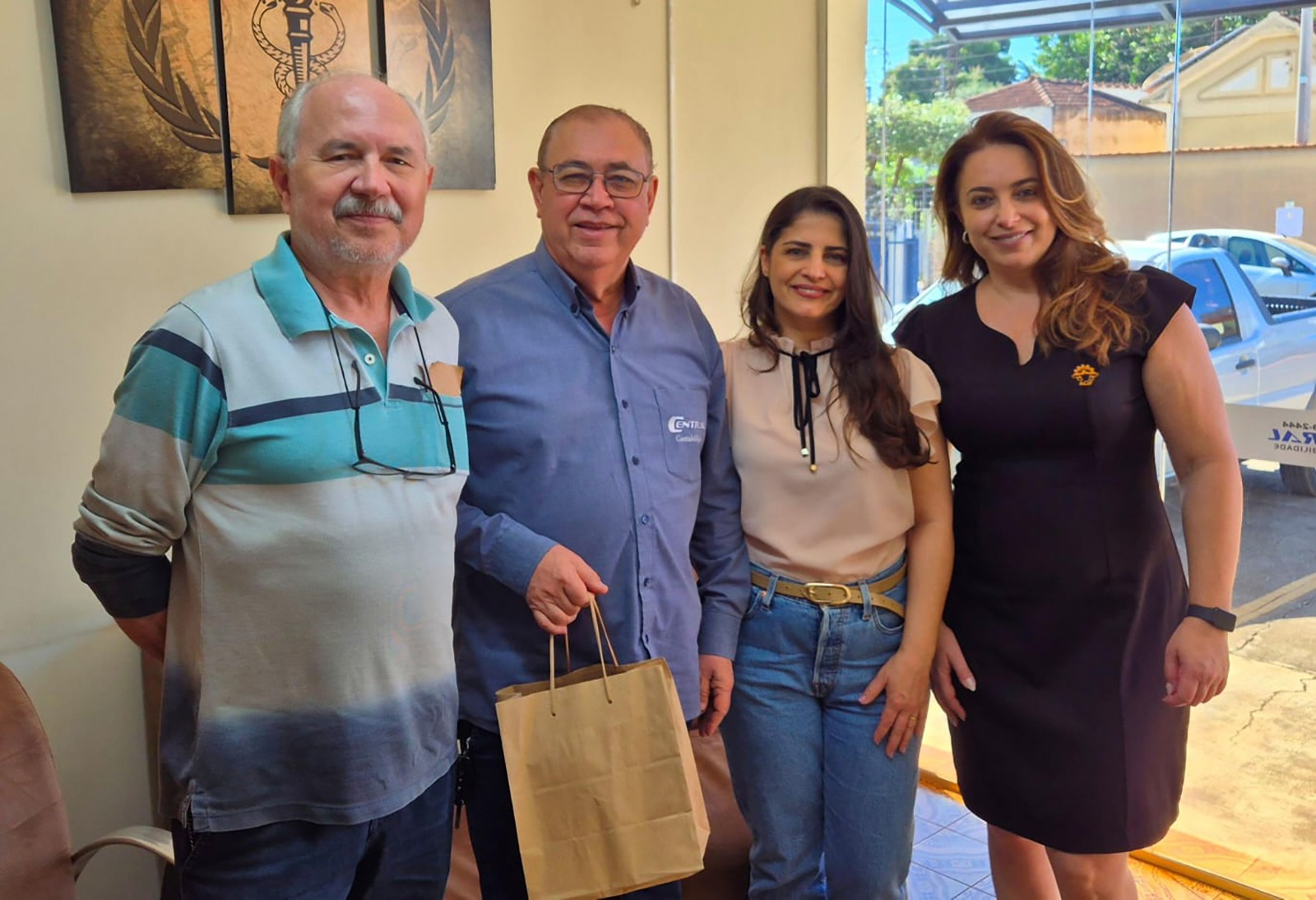 Associação Comercial de Ituverava recebe visita da JUCESP de Franca
