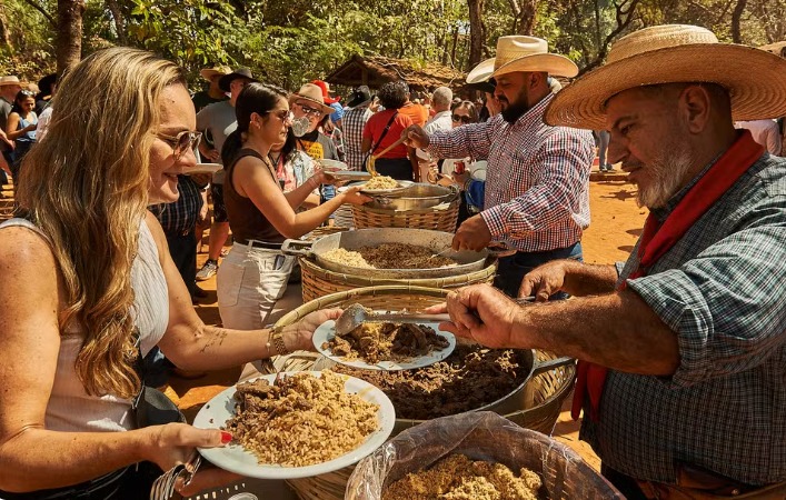 Por que a Festa do Peão de Barretos faz milhares de pessoas viverem um estilo por 11 dias