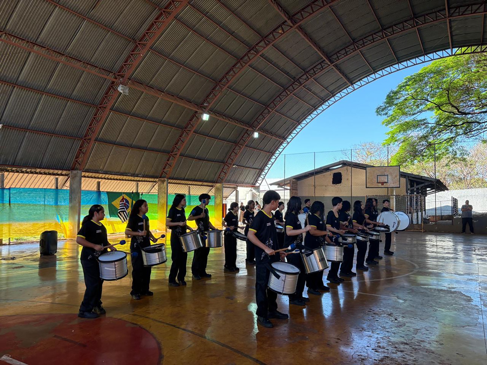 Fanfarra celebra Dia da Independência com apresentações nas escolas da cidade