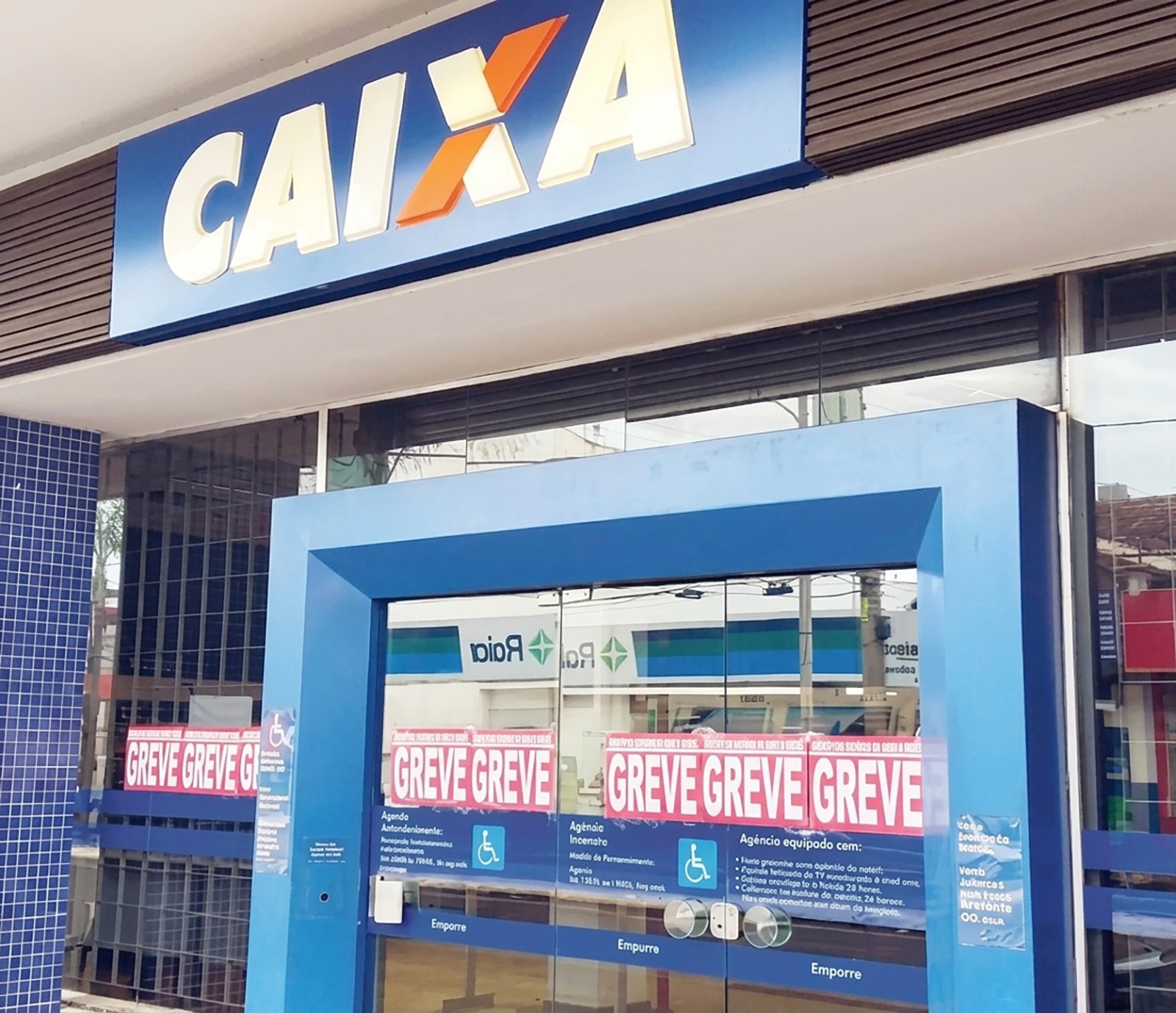 Caixa faz nova proposta, mas greve da categoria continua