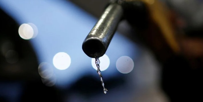 Oferta de diesel deve superar demanda em 6% em outubro, diz governo