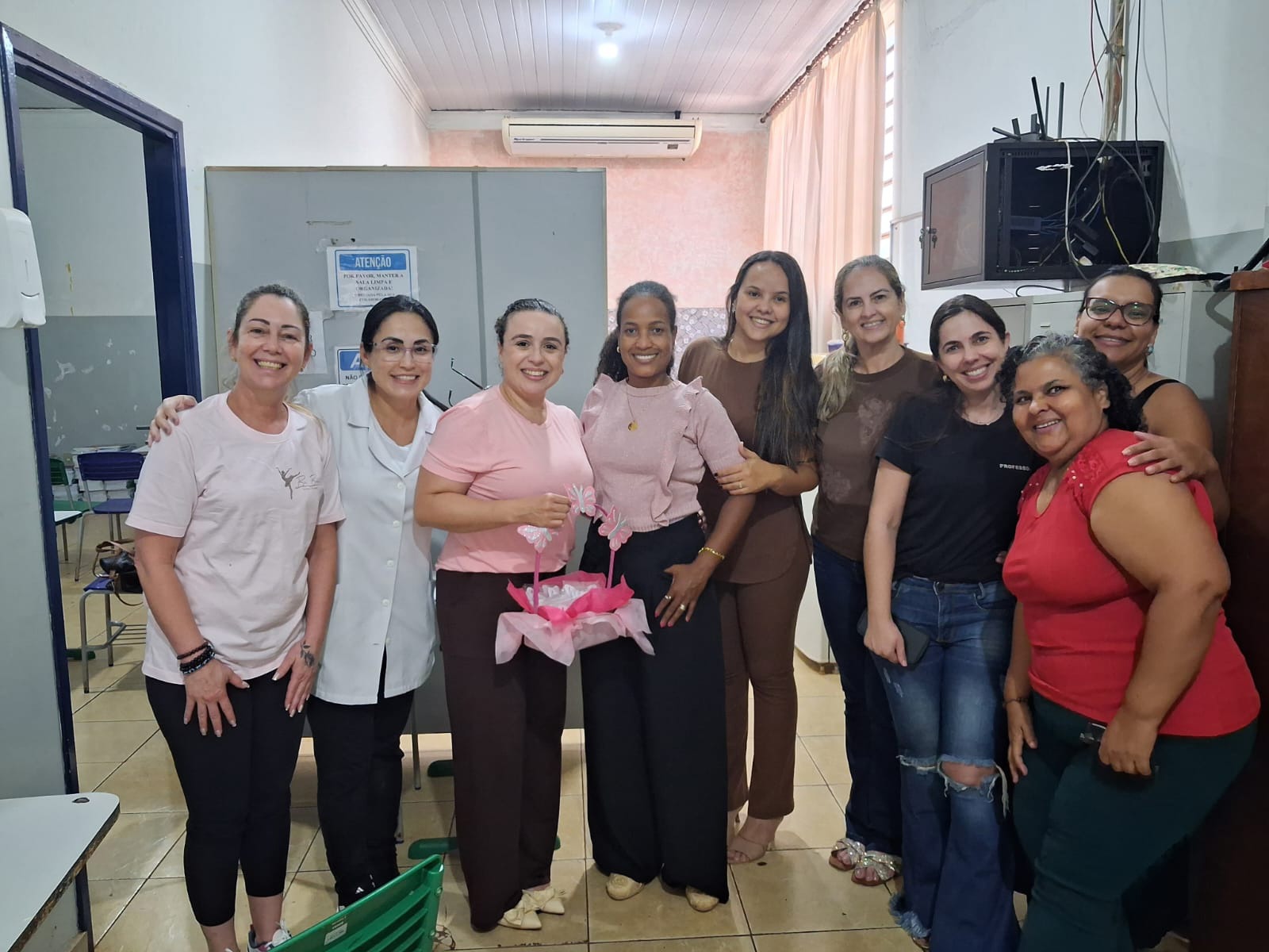 Escola “Rosa de Lima” recebe ação de prevenção do Outubro Rosa