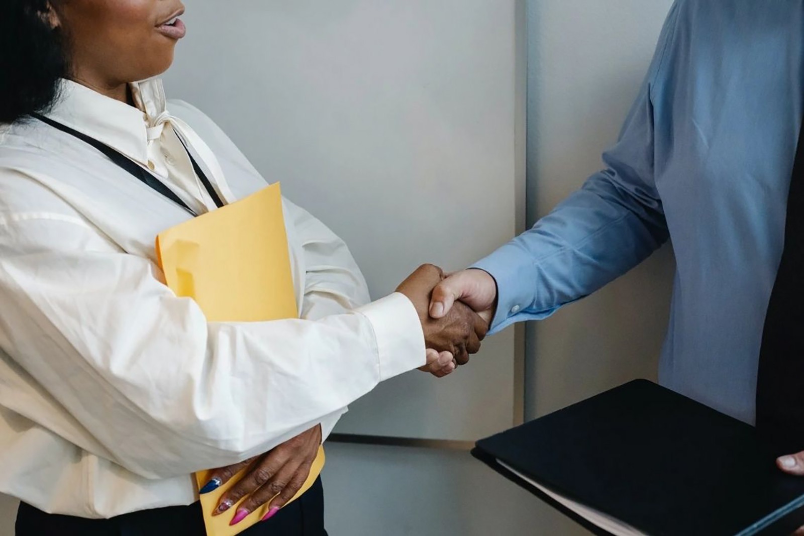 Saiba como se preparar para a conquista do primeiro emprego