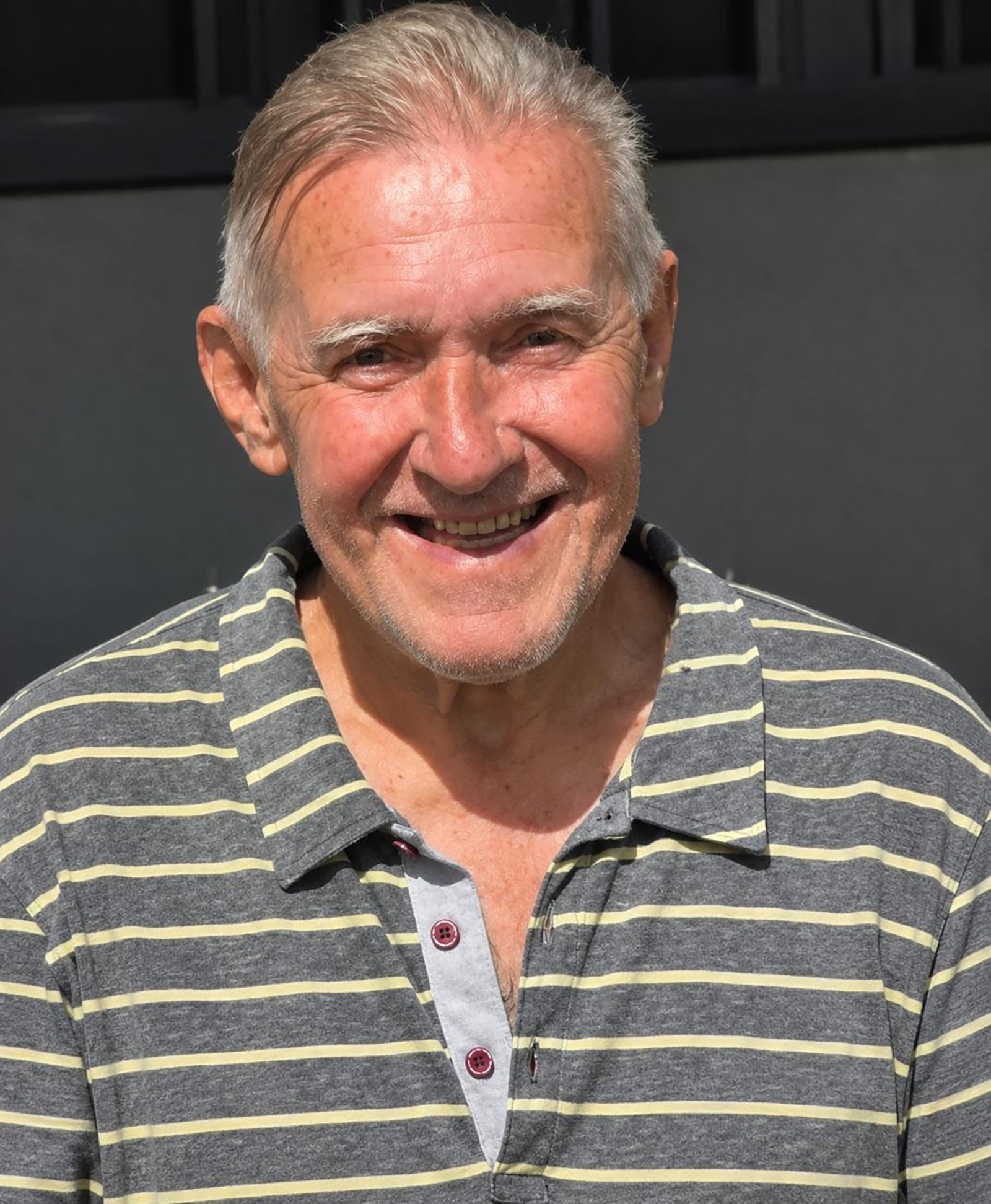 Faleceu dia 1º de outubro, aos 77 anos, Antônio David Jacovassi. São seus filhos Vanessa Jacovassi Martins, Vânia Jacovassi Daur e Maria Helena Jacovassi Ribeiro, netos Victor Jacovassi Martins, Davi Miguel Jacovassi Daur, Murilo Jacovassi Daur e Felipe Jacovassi Ribeiro. Ele é filho de José Jacovassi e Maria Trindade JacAntônio David Jacovassi
Faleceu dia 1º de outubro, aos 77 anos, Antônio David Jacovassi. São seus filhos Vanessa Jacovassi Martins, Vânia Jacovassi Daur e Maria Helena Jacovassi Ribeiro, netos Victor Jacovassi Martins, Davi Miguel Jacovassi Daur, Murilo Jacovassi Daur e Felipe Jacovassi Ribeiro. Ele é filho de José Jacovassi e Maria Trindade Jacovassi e são seus irmãos José Paulo Jacovassi, Maria Helena Jacovassi, Cleusa Jacovassi Tavares, Luíz Carlos Jacovassi e Amadeu Jacovassi.ovassi e são seus irmãos José Paulo Jacovassi, Maria Helena Jacovassi, Cleusa Jacovassi Tavares, Luíz Carlos Jacovassi e Amadeu Jacovassi.