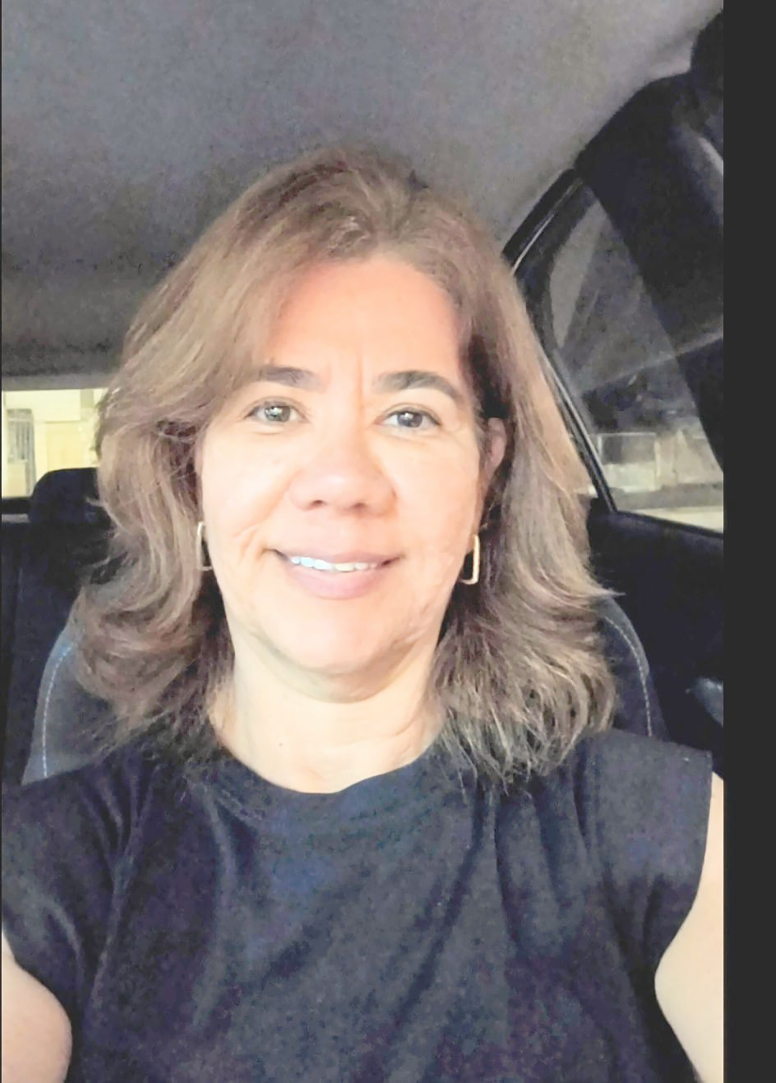 Dia 26 de outubro, comemora aniversário, a professora Juliana Ribeiro Borges Nagib, casada com o jornalista e advogado Nagib Miguel Neto. Ela recebe os parabéns do esposo, dos filhos, os médicos Dr. Mateus Ribeiro Borges Miguel Nagib e Dra. Marina Ribeiro Borges Miguel Nagib, casada com Carlos Migliori Neto, dos familiares e amigos