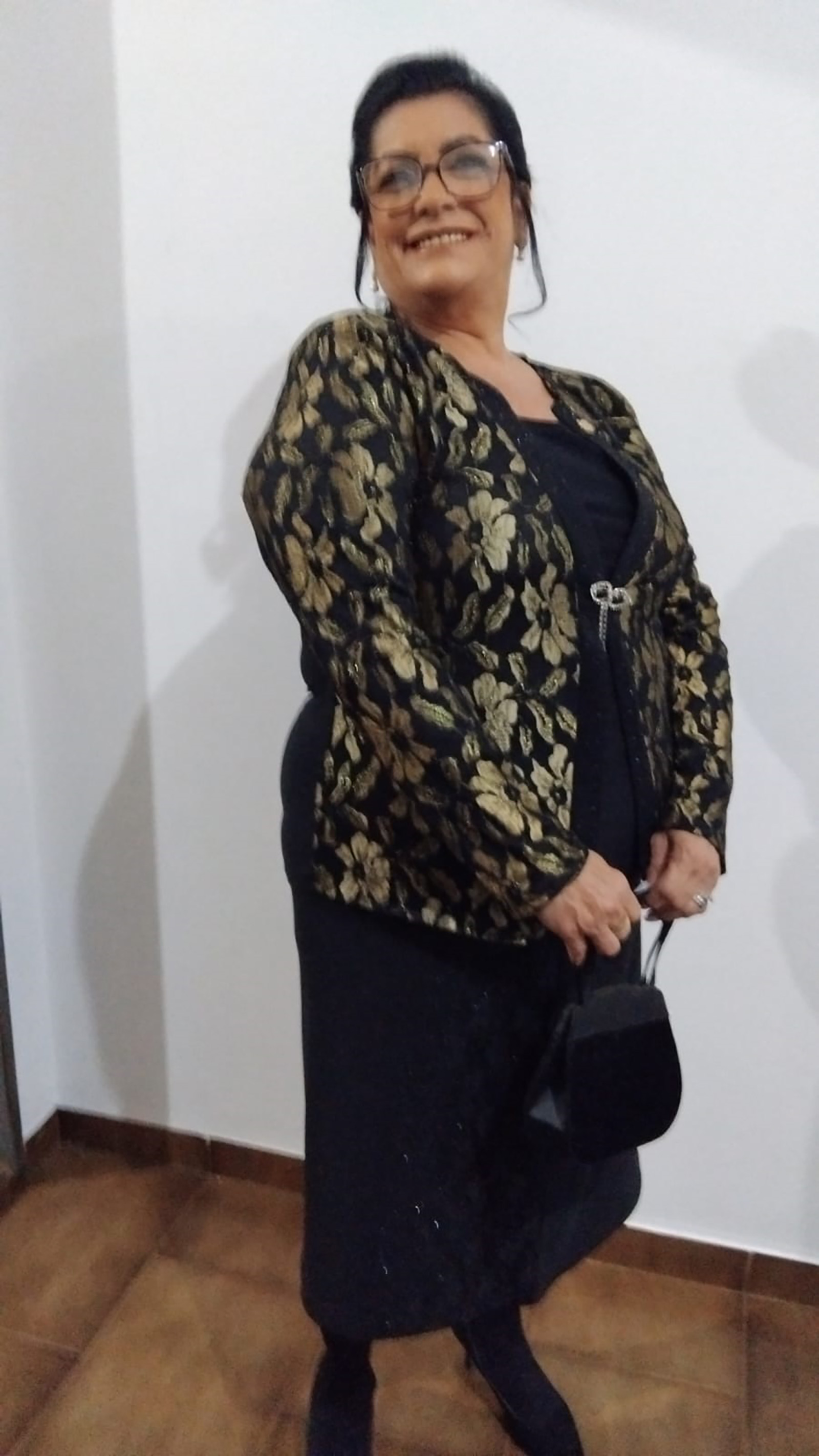 Dia 29 de outubro, comemora aniversário Tânia Regina Silva Schorles. Ela recebe os parabéns do esposo, Jair César Schorles, dos filhos Érica, Éric e Eriton, dos netos Jonatan, Éric Jr., Luiz Felipe e Tawan, dos familiares e amigos