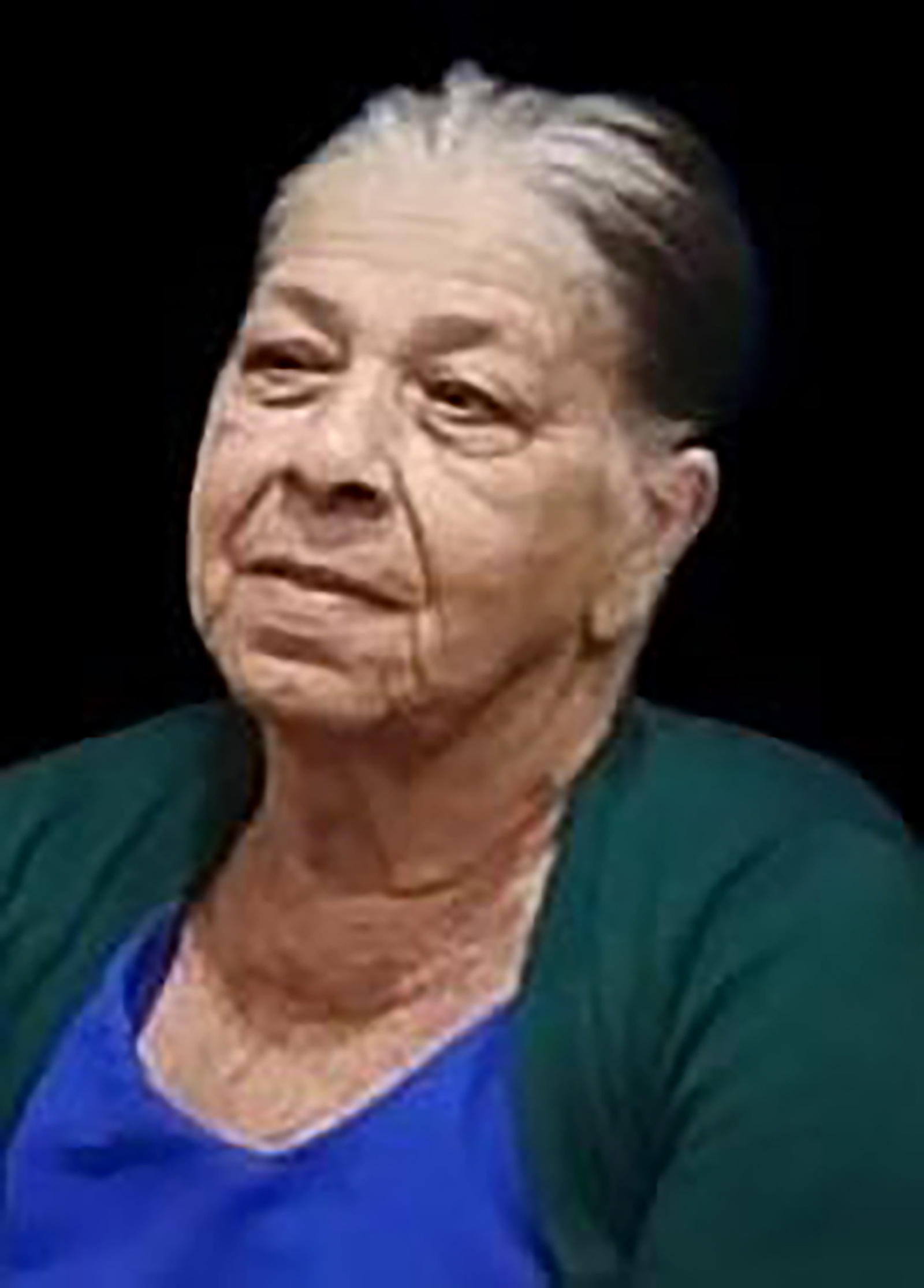 Faleceu dia 8 de agosto, aos 76 anos, Carmen Silvia Moreira de Souza (“Sílvia”), viúva de Edno Rodrigues de Souza. São seus filhos Vitor César Rodrigues de Souza, casado com Nilmeli Costa de Souza; Edi Carlos Rodrigues de Souza, casado com Carla de Melo Silva; Luciano Rodrigues de Souza, casado com Liliana dos Santos Magi de Souza e Andresa Cristina Rodrigues de Souza Oliveira, casada com Marcelo Fidellis de Oliveira, netos Priscilla Aparecida Costa de Souza, casada com Ronivaldo Cassiano Barroso da Silva; Gabrielle Costa de Souza, casada com Júlio César Batista do Nascimento; João Paulo Almeida de Souza; David Lucas Silva de Oliveira; Matheus Magi de Souza; Felipe Magi de Souza e Gabriel Magi de Souza e bisnetos Emanuelly Souza Barroso da Silva, Helena Souza Barroso da Silva, Ravi Souza Nascimento e Eloá Souza Nascimento. Ela é filha de José Antônio Moreira Filho e Alice Aró Moreira (ambos falecidos) e são seus irmãos José Miguel Moreira (in memoriam), casado com Sebastiana Andrade Moreira; Luiz Gonzaga Moreira (in memoriam), casado com Isabel Cristina de Brito Moreira; João Augusto Moreira (in memoriam); Maria do Carmo Moreira da Silva, casada com Roberto Mariano da Silva; Carlos Alberto Moreira, casado com Maria Augusta Ferreira Moreira e Eduardo Henrique Moreira, casada com Edilene Rosa da Silva Fidellis.