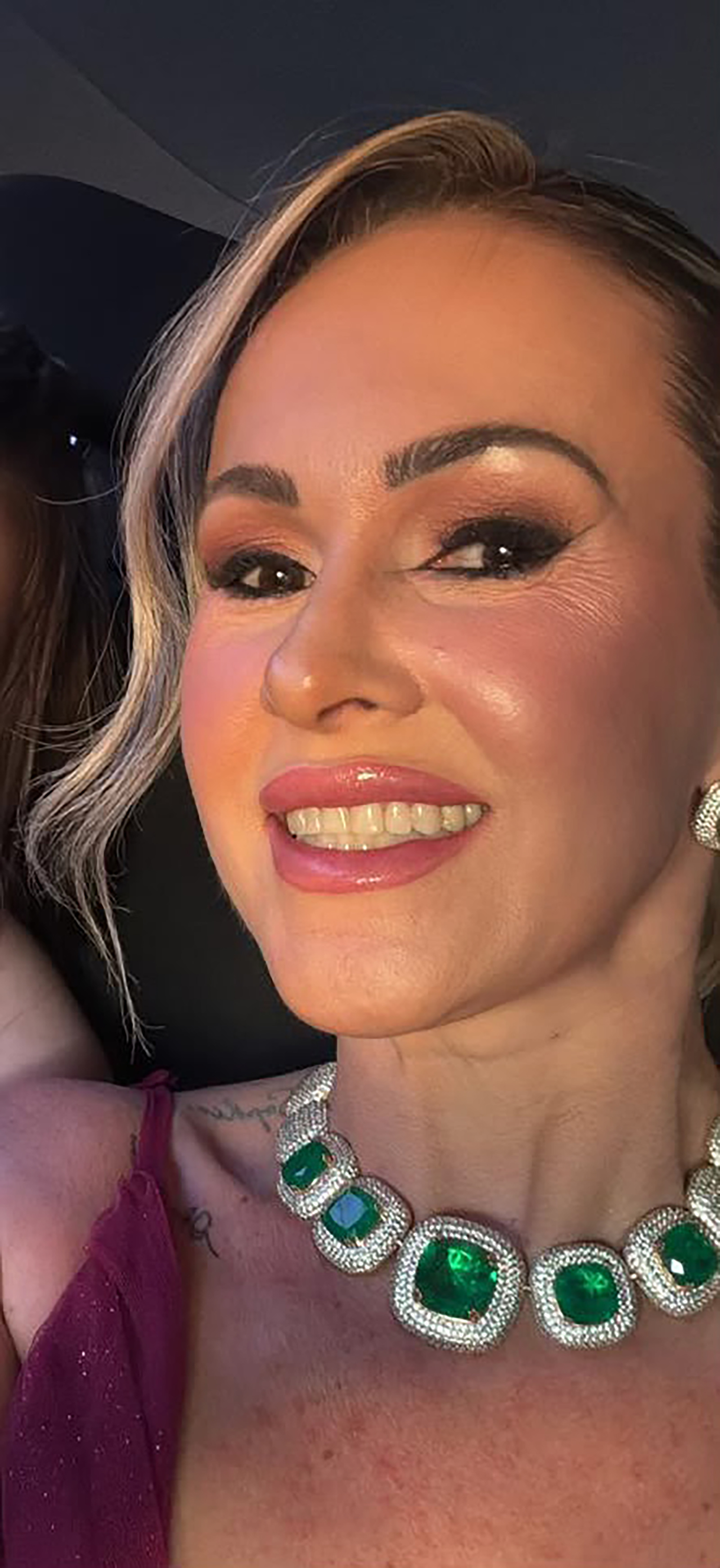 Dia 28 de agosto, comemora aniversário, Kelli Aparecida Pires Freitas Mattos. Ela, recebe os parabéns do esposo, o presidente da Câmara Rafael Gabiru, dos filhos Thales Pires T. Freitas Mattos, Mariah Pires Mendonça de Freitas e Sophia Pires Mendonça Freitas, dos familiares e amigos