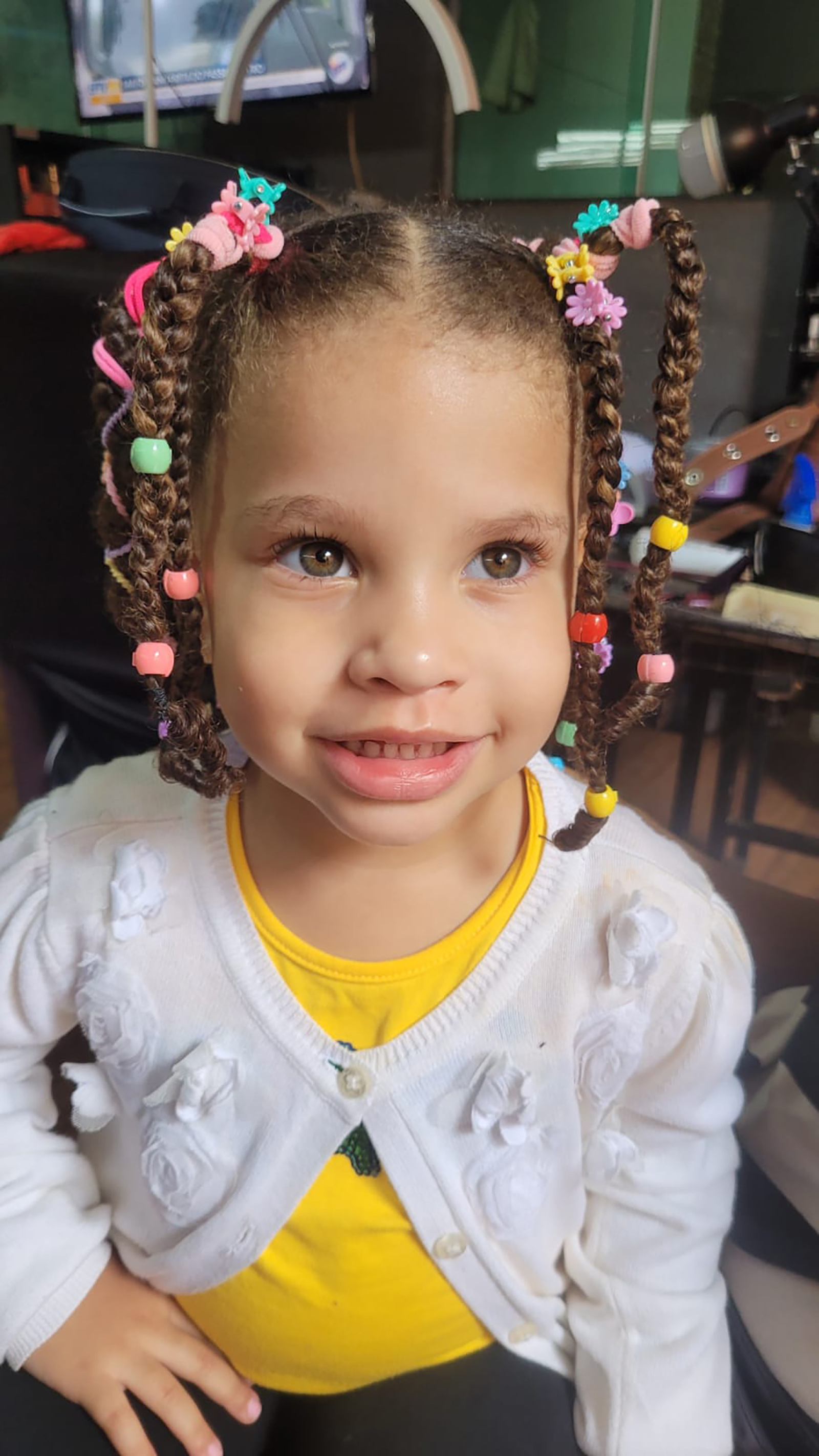 Dia 29 de agosto, comemora aniversário, Maria Eduarda Borges da Silva, ela recebe os parabéns dos pais Marciel França e Gabrielle Borges, dos irmãos, Luís Otávio, Maria Luísa e Lara, das avós Eurides França e Marilza Silva, dos tios Marcelo França e Victória Eduarda, dos padrinhos Márcia França e José Olavo, dos familiares e amigos