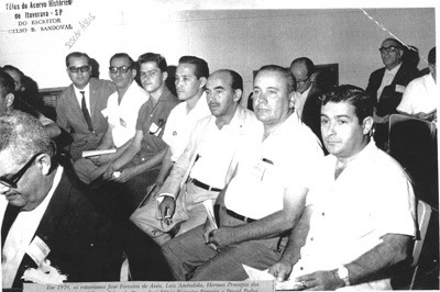 No ano de 1974, rotarianos de Ituverava participaram de uma convenção do Clube de Serviços na cidade de Goiânia. (1) José Ferreira de Assis, (2) Luiz Amendola, (3) Hermes Procópio dos Santos, (4) Nubuo Sakemy, (5) Eduardo Flores Perez, (6) José Alípio Furquim Fonseca e (7) David Pedro (todos falecidos)