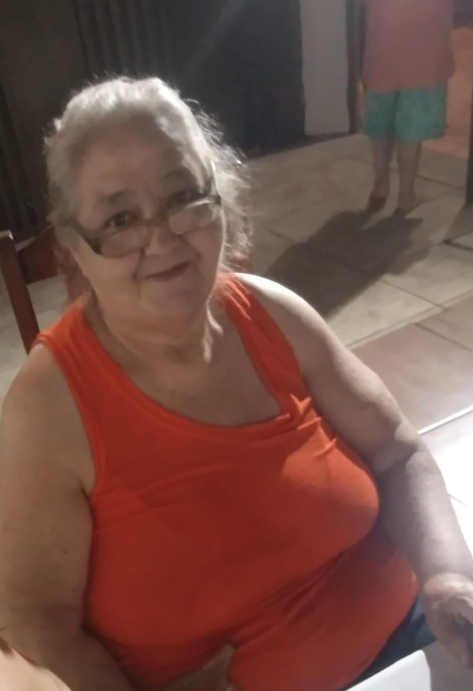Faleceu dia 31 de julho, aos 65 anos, Fátima Aparecida Martins de Oliveira, viúva de José Donizete da Silva. São suas filhas Gracielli Oliveira da Silva Batista, casada com Cristiano Ambrósio Batista; Talita Oliveira da Silva, casada com Fábio Rogério da Silva e Naila Martins de Oliveira Melo, casada com Rogério Barbosa de Melo, e netos João Paulo de Oliveira Rodrigues Chaves, Maria Clara Oliveira da Silva Santos, Soraya Oliveira Leal, Maria Júlia Barbosa de Oliveira Melo e Sophia Barbosa de Oliveira Melo. Ele é filha de Messias Alves de Oliveira e Adelaide Augusta Martins de Oliveira e seus irmãos Marisa Teresinha Martins de Oliveira; Júlio César de Oliveira, casado com Maria Helena Oliveira; Rubens Leandro de Oliveira (in memoriam); Marcos Tadeu Martins de Oliveira (in memoriam) e Rosângela Martins de Oliveira Campos, casada com Caubi José de Campos.