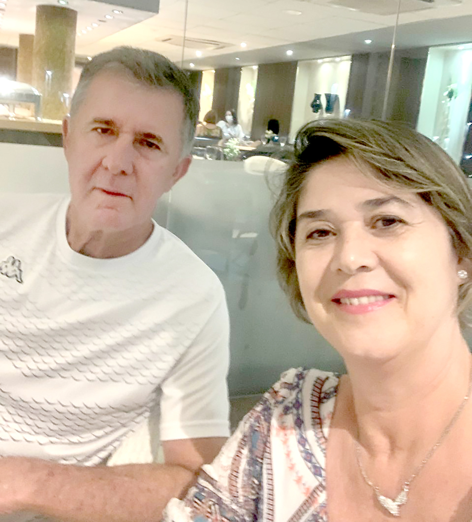 Dia 9 de julho, comemora aniversário, Adriana Nogueira Vicente Barbosa. Ela recebe os parabéns do esposo Otávio Cristiano Barbosa, diretor do Despachante Rodas de Ouro, dos filhos Otávio Cristiano Barbosa Filho, casado com Izabella Cristina Saud Melo e Natália Nogueira Vicente Barbosa, casada com Gabriel Alves e Almeida, da neta Helena Barbosa de Almeida, dos familiares e amigo