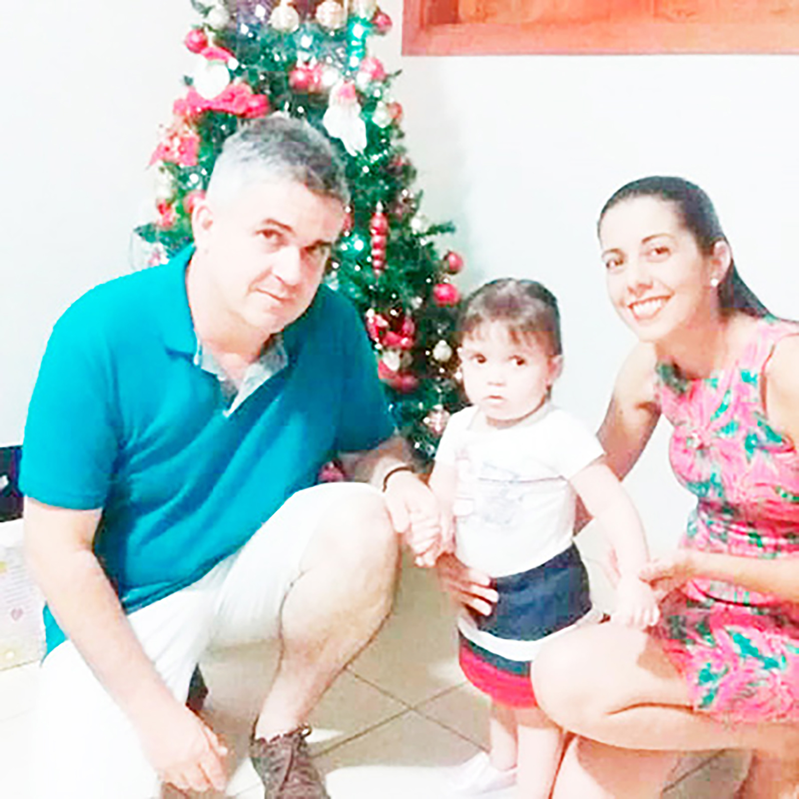 Dia 7 de julho, comemora aniversário, Lucas Oliveira Carvalho. Ele recebe os parabéns da esposa Lidiane Esbrolia de Almeida Carvalho e da filha Maria Clara Carvalho, dos familiares e amigos