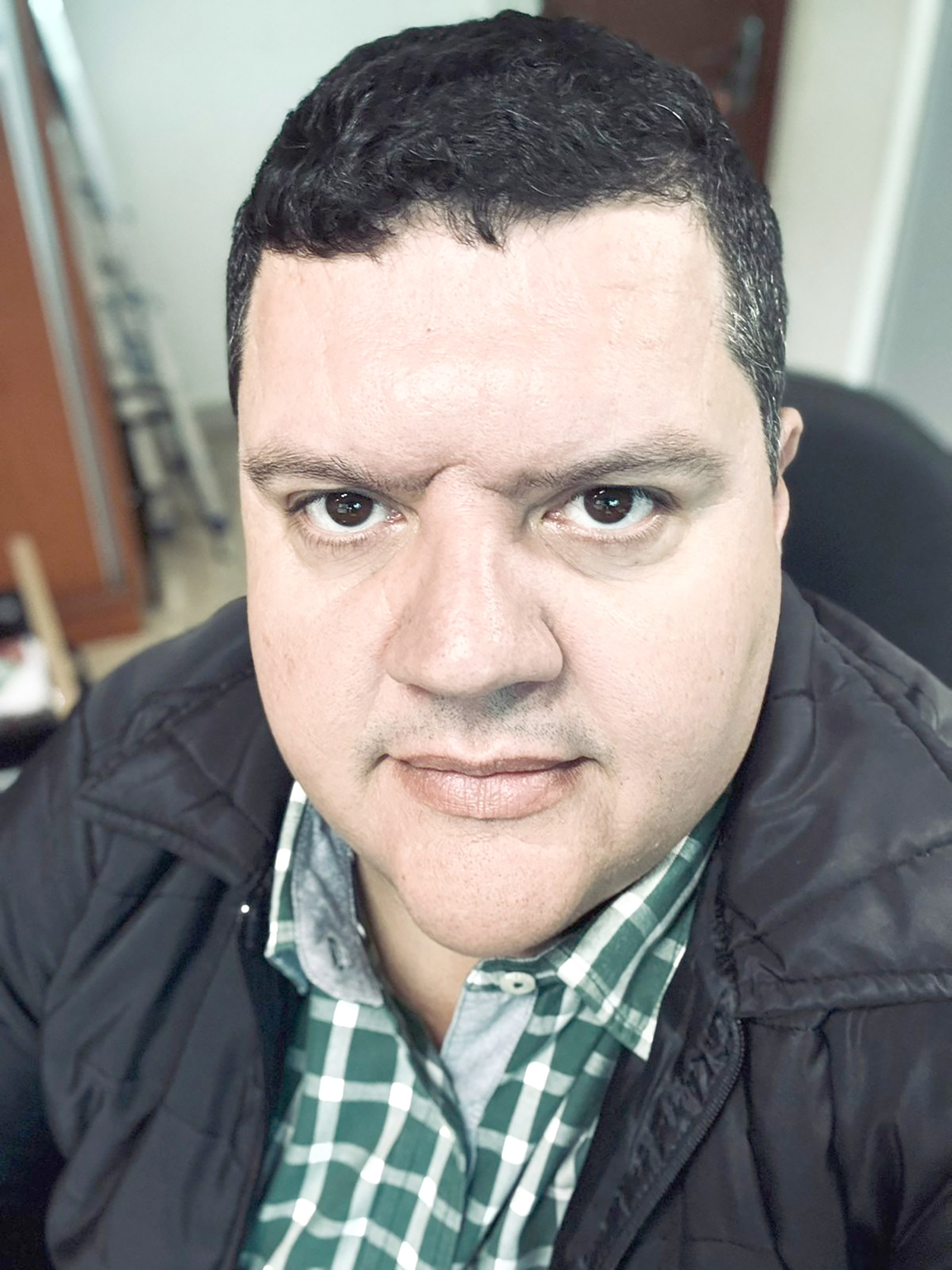 Dia 5 de julho, comemora aniversário, o funcionário público municipal, Rodrigo dos Santos. Ele recebe os parabéns dos pais, Luís Antônio Messias dos Santos e Lucélia Aparecida dos Santos, da irmã, Gisele do Santos Eustáquio, casada com Paulo de Oliveira Eustáquio (“Paulo Júnior”), da sobrinha, Carolina dos Santos, dos familiares e amigos