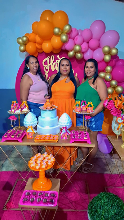 De: Débora
Para: Dejane e Daniele
 “Ser mãe é um dom maravilhoso e vocês o exerce com perfeição. Tenho muito orgulho de vocês, minhas irmãs....”.