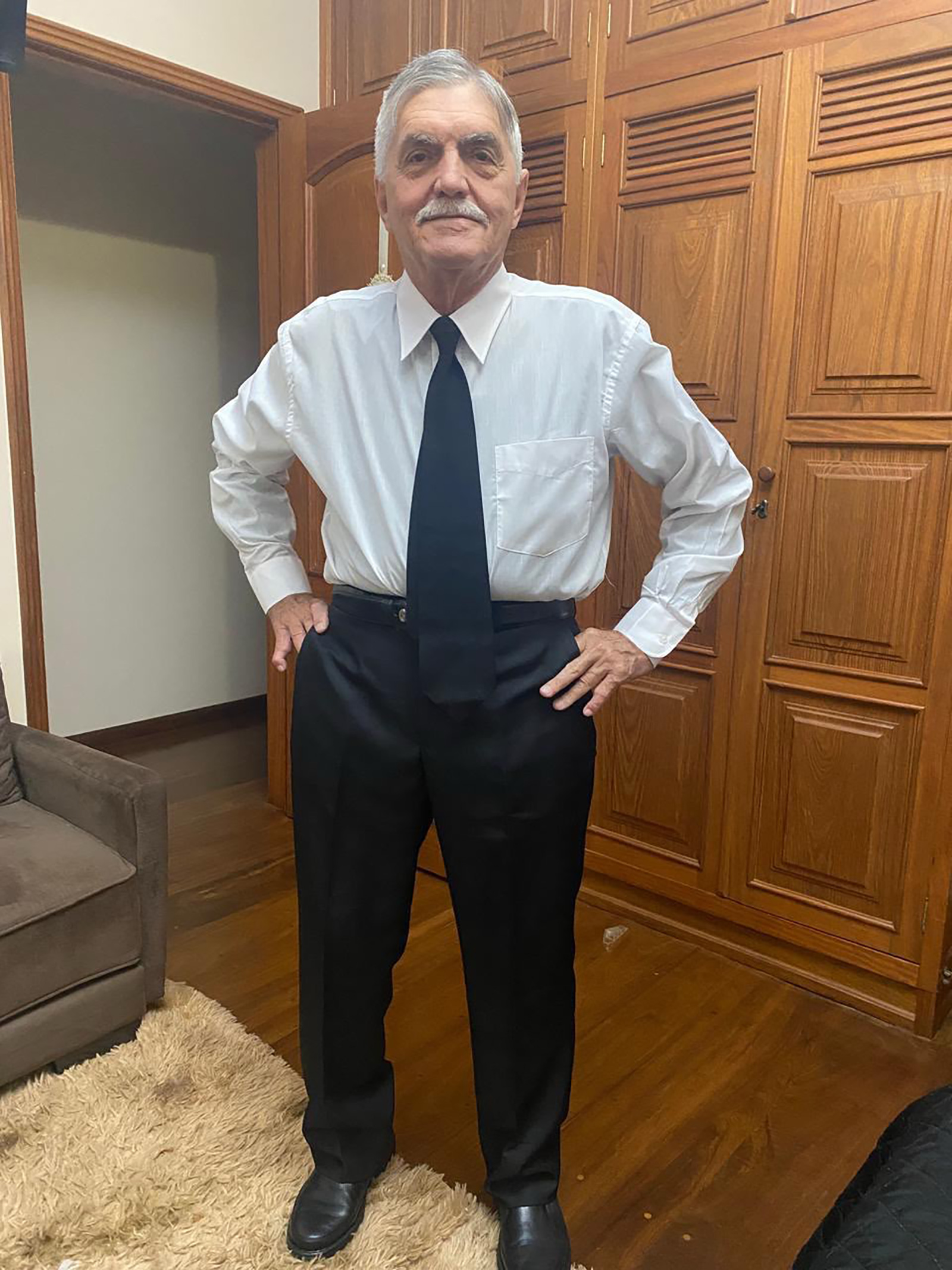 Faleceu dia 15 de junho, aos 79 anos, o cirurgião vascular Dr. Veimar Carlos Ducatti, casado com Elizabeth Maria Shammass Ducatti. São seus filhos Tatiana Shammass Ducatti Torres, casada com Francisco Solano Lopes Torres;  Michelle Schammass Ducatti e Veimar Carlos Ducatti Júnior, casado com Maysa Inada de Oliveira Ducatti, netos Lourenço Oliveira Ducatti, Júlia Oliveira Ducatti, João Vitor Oliveira Ducatti, Miguel Ducatti Torres e Murilo Oliveira Ducatti Torres. Ele é filho de Lourenço Ducatti e Dulcina Lara Ducatti (ambos falecidos) e tem os irmãos Vilma Lara Ducatti (in memoriam) e Valter Lara Ducatti, casado com Conceição Couto Ducatti.