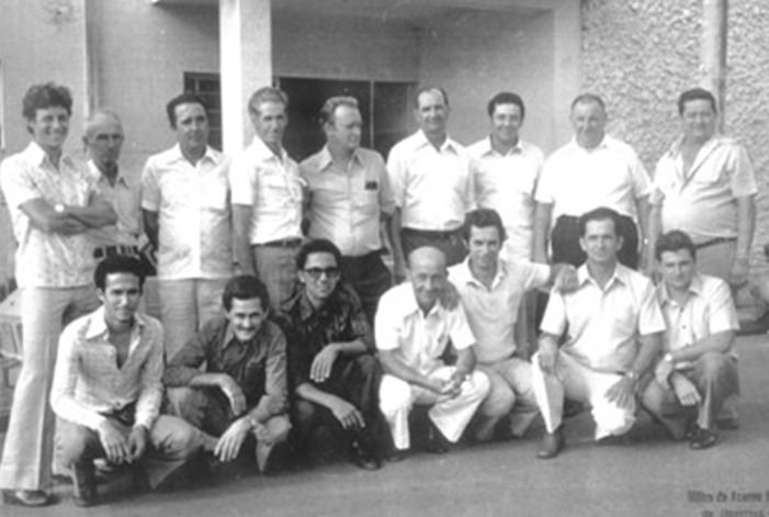 Foto de março de 1979, no Clube Internacional em Franca, onde ituveravenses disputaram um torneio de truco. Roberto Inácio Barbosa, Constantino Colani (in memoriam), Wilson Cordaro (in memoriam), Gabriel Vieira (in memoriam), Joaquim Diniz (in memoriam), Braz Leão dos Santos (in memoriam), Mário Bordon (“Tigelinha”) (in memoriam), Orestes Leonel, William Martins (“Nilo”) (in memoriam), Jair Galdiano, Jerônimo Simões (in memoriam), Alceu Lopes Silva, Vicente Marra (in memoriam), Jair de Paula, Élcio Pedro Barbosa Lima (in memoriam), e  Gersino Meneghini