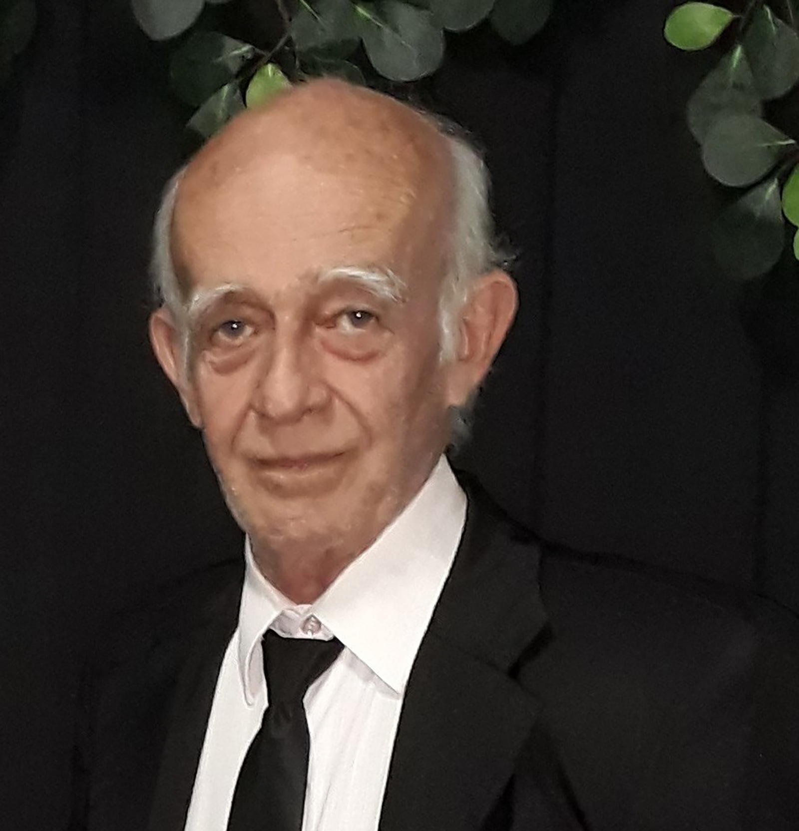 Faleceu dia 18 de julho, aos 70 anos,  o empresário Hernandes Pereira Galindo. Ele é filho de Astrogildo Galindo de Faria e Aparecida Pereira Galindo (ambos falecidos) e são seus irmãos Mary Pereira Galindo, Estevam P. Galindo, Márcia P. Galindo Nunes, Marisa P. Galindo, Maria P. Galindo Nascimento e Magda P. Galindo.