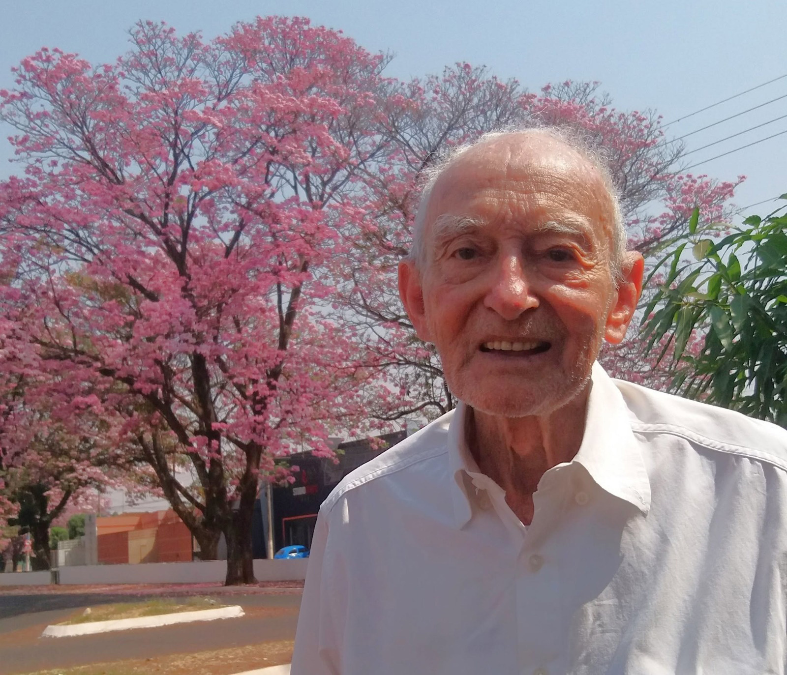Faleceu dia 20 de julho, aos 94 anos, José Valizi, radialista e músico aposentado, viúvo de Conceição Aparecida Silva Valizi. Sãos seus filhos Auro Donizeti Silva Valizi e José Valizi Júnior, casado com Cristiane Cruz Valizi, netos Auro Donizeti Cambuí Valizi e Miguel Cruz Valizi. Filho de Júlio Valizi e Amábile Fanam, são seus irmãos Henrique Valise, casado com Aparecida Messias Valise (ambos falecidos); Antônio Valisi (in memoriam), casado com Aparecida Dias dos Santos Valisi; Julieta Valizi dos Santos, casada com Firmino Dias dos Santos (ambos falecidos); Maria Valisi dos Santos, casada com João Dias dos Santos (ambos falecidos); Osvaldo Valizi (in memoriam), casado com Maria Helena Oliveira Silva Valizi; Helena Valise Barbosa, casada com José Barbosa; Zilda Valisi; Jonas Valize (in memoriam), casado com Salete Aparecida Leite Valize; Alberto Valize (in memoriam), casado com Eleusa Maria Bernardes Valize e Dirce Valizi Lima, casada com Roberto Vieira Lima.