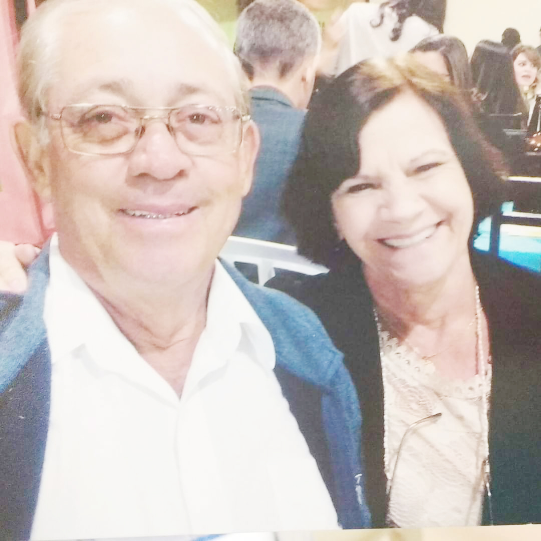 Dia 4 de maio, comemoram 52 anos de casados, Bodas Argila, João Nunes de Oliveira e Leida Aparecida Bernal de Oliveira. Eles recebem os parabéns das filhas Lidiana Bernal de Oliveira Silva e Luciana Bernal de Oliveira Borges, das netas Lídia Cristina Bernal de Oliveira Silva, Mariana Bernal de Oliveira Silva, Lara Beatriz de Oliveira Borges e Larissa Vitória de Oliveira Borges, da bisneta, Alice Bernal de Souza, dos familiares e amigos