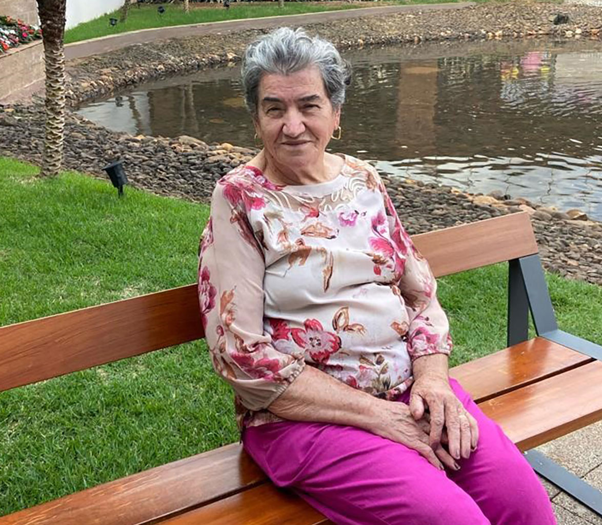 Faleceu dia 2 de junho, aos 83 anos, Francisca Mansano Peres de Paula, casada com Hélio Álvaro de Paula. São seus filhos Ricardo Augusto Peres de Paula e Rosângela Maria Peres de Paula, netos João Gabriel, Eduardo, Márcio (in memoriam), Laura e Larissa. Ela é filha de Francisco Mansano Galego e Amadora Peres Torres e tem os irmãos Joaquim (in memoriam), Manoel, Francisco (in memoriam), Augusto, Amador, José, Consuelo, Sebastiana, Dolores, Célia (in memoriam) e Maria (in memoriam)
