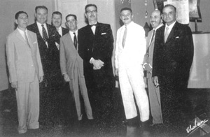 Fotos dos anos 50, de conselheiros e diretores da Associação Atlética Ituveravense, o clube vivia uma época de glamour, e era considerada como os Anos Dourados. (1) Octacílio de Paula Souza, (2) Guido Mirandola, (3) José de Mello Borges, (4) Joaquim de Menezes, (5) Armando Choff, (6) Luiz Gambi, (7) João Flauzino Sandoval Júnior e (8) Augusto Sandoval