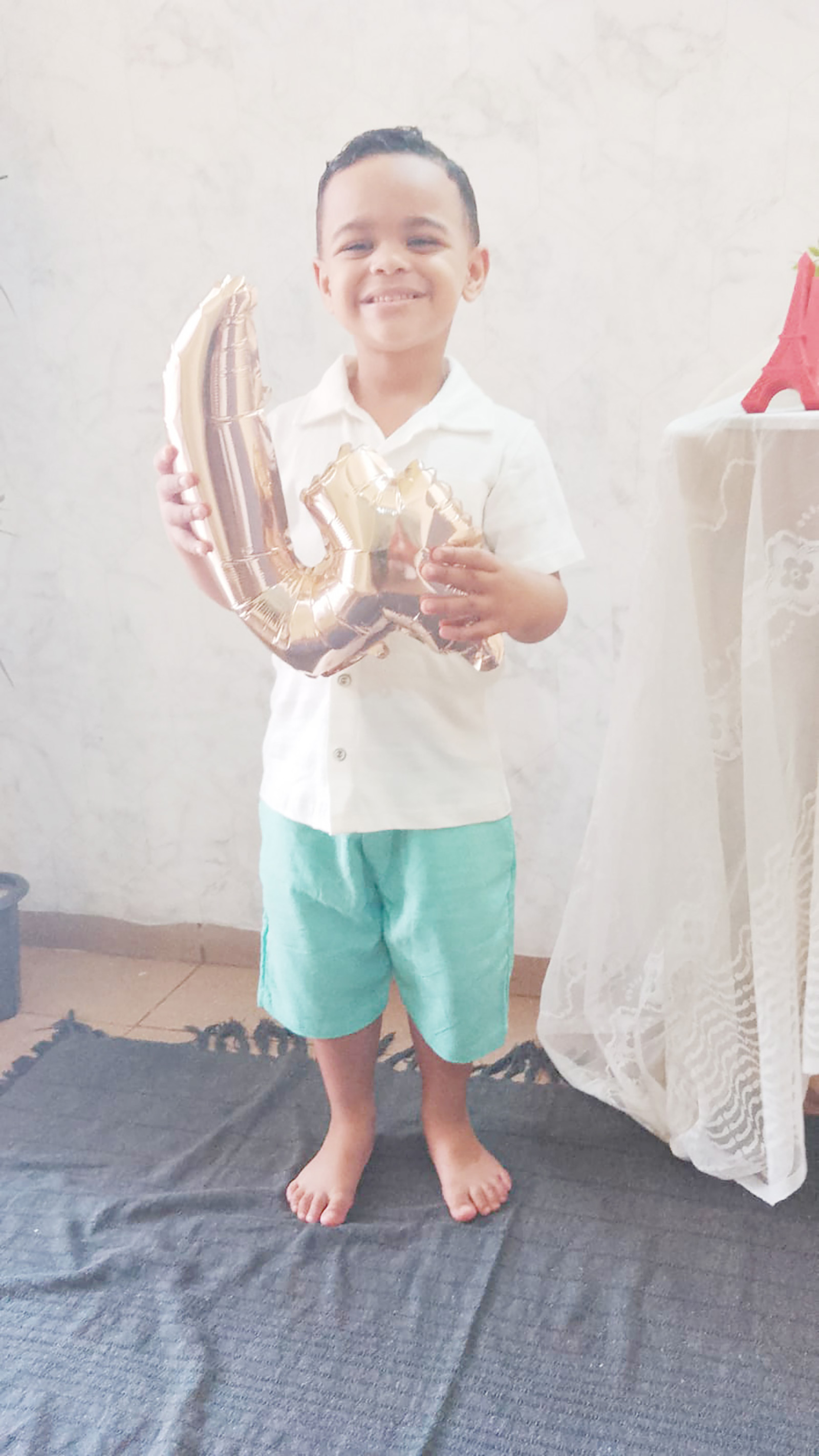 Dia 23 de outubro, completa 5 anos, Breno Borges Longo. Ele recebe os parabéns dos pais João Paulo Longo e Aline Cristina Cassiano Borges Longo, dos avós Elenir e Sônia, Laudemir e Sílvia Eli, dos familiares e amigos