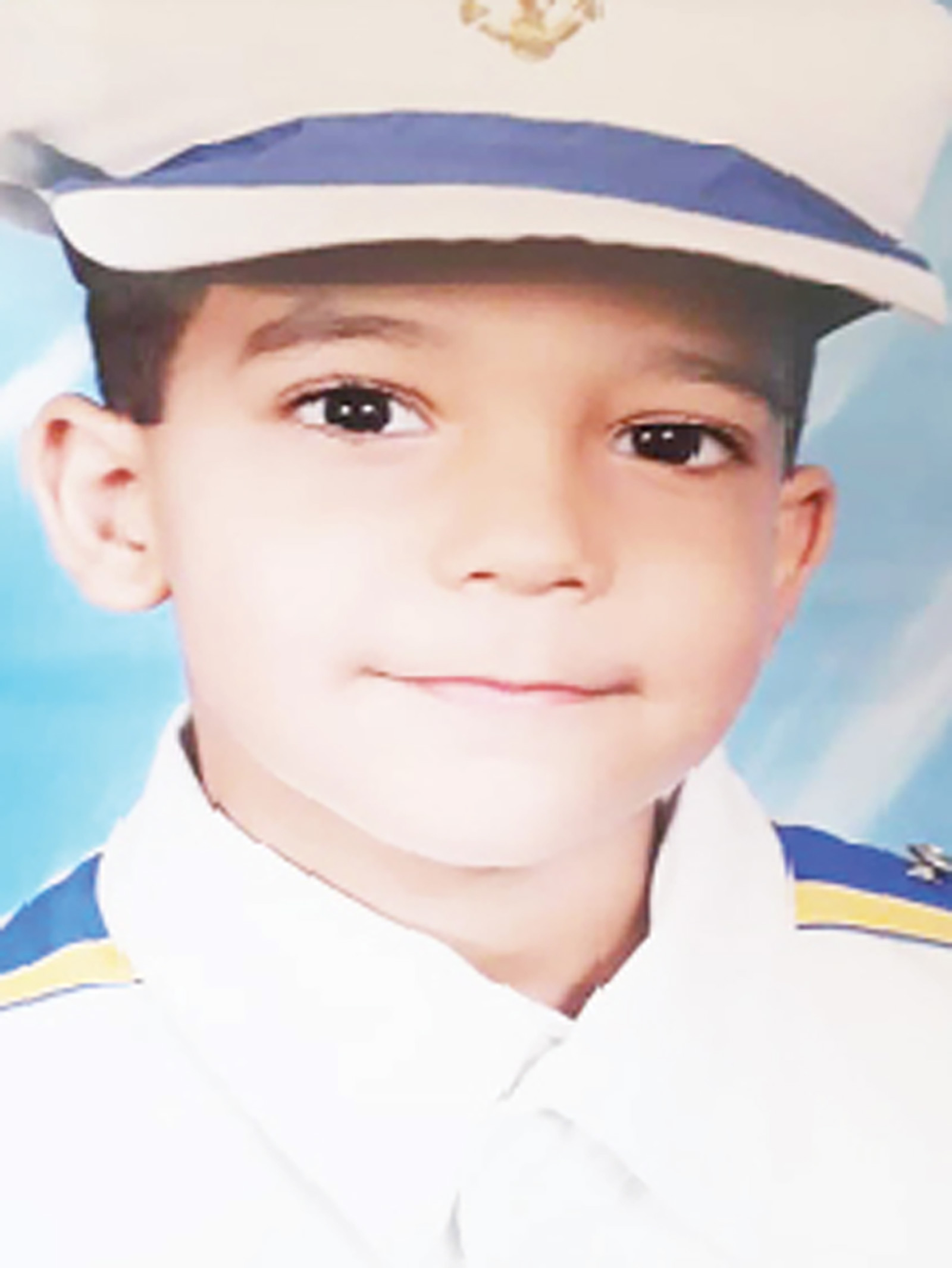 Dia 17 de outubro, comemora aniversário, Guilherme dos Santos Leal. Ele recebe os parabéns dos pais Vilmar José Leal e Paula Aparecida dos Santos Silva, dos avós Paulo César dos Santos Silva e Maria José dos Santos Silva, e Odair José Leal e Maria de Fátima Pimenta, dos tios Carlos, Diego, Charlene, Ana Paula, Adriano, Maria José, Hilário, Duir, Cyntia, dos primos Rafael, Ana, Miguel e Mateus, dos familiares e amigos