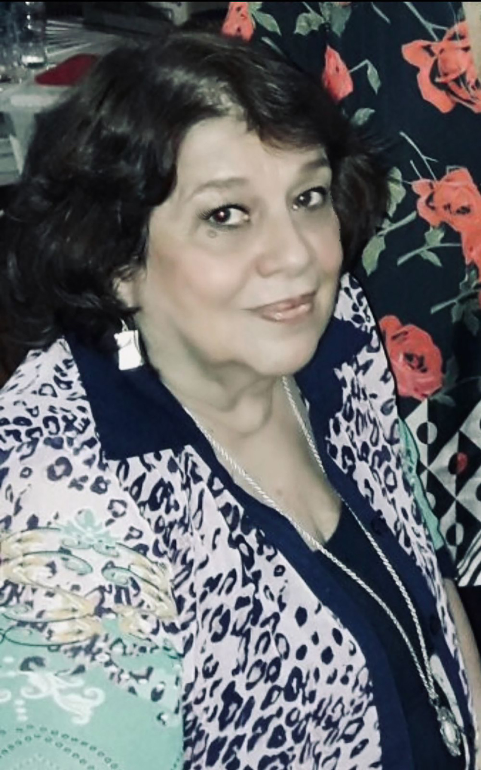 Dia 19 de Outubro, comemora aniversário, a diretora de escola aposentada, Marlene Ribeiro Sandoval Ferreira. Ela recebe os parabéns do esposo, o agropecuarista e engenheiro agrônomo Bráulio Barbanti Ferreira, dos filhos, a advogada Renata Ribeiro Sandoval Ferreira Pagotto, casada com o engenheiro agrônomo Marcus Augusto Pagotto e do advogado e engenheiro agrônomo Fernando Ribeiro Sandoval Ferreira, casado com a médica Marília Pacanhela Ferreira, dos netos Gabriel Ribeiro Sandoval Ferreira Pagotto e Matheus Ribeiro Sandoval Ferreira Pagotto, dos familiares e amigos
