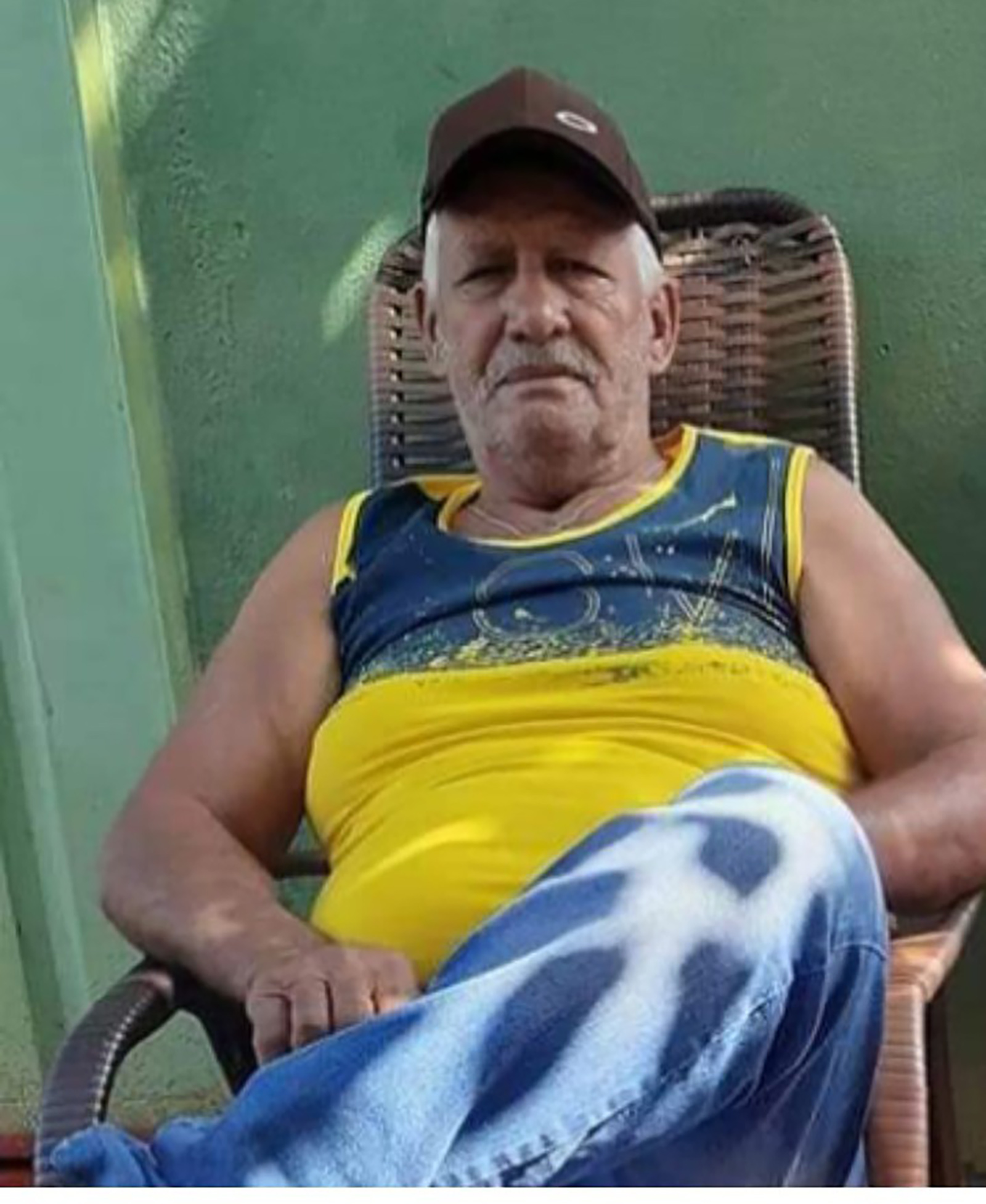 Faleceu dia 14 de agosto, aos 76 anos, Martins Fernandes das Graças, casado com Terezinha da Fonseca Simião Garcia. São seus filhos Letícia Simião Garcia, Fernando Simião Garcia e Patrícia Regina Simião Garcia, netos Maria Fernanda Garcia Gomes, Lorena Fernandes Garcia Silva e Samuel Silva Garcia. Ele é filho de Fernando Alfredo Garcia e Carmen Maria de Jesus.