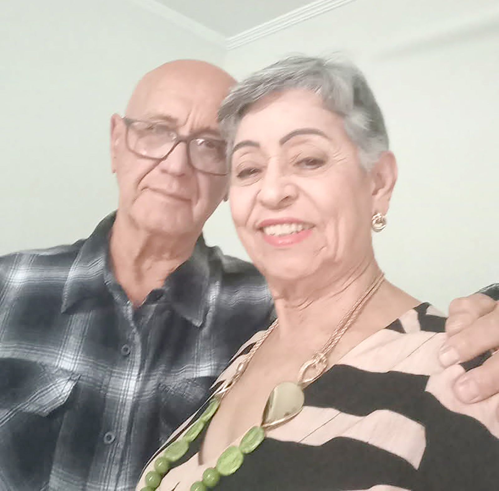 Dia 16 de julho, comemoram 49 anos de união conjugal, Bodas de Heliotrópio, Dilermando Duarte e Nilva de Sousa e Silva Duarte. Eles recebem os cumprimentos dos filhos, Alexandre e Daniela, da nora Talita, do genro Ronie, dos netos Bruno, Rafaela e Emanuel, dos familiares e amigos