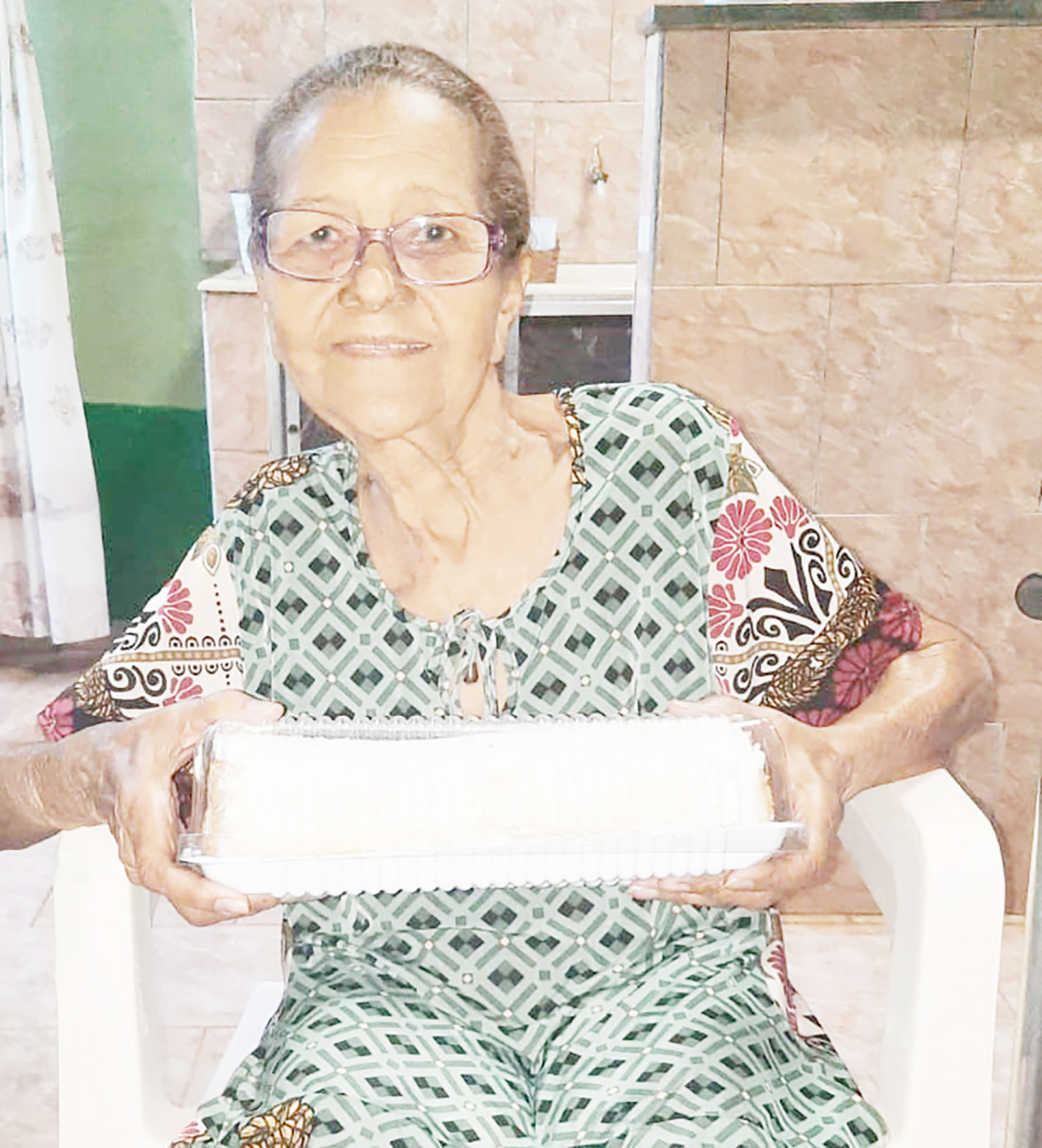 Dia 23 de julho, comemora aniversário, Jacyra Pires Silva. Ela recebe os parabéns das filhas, genros, netos e bisnetos. “Agradecemos a Deus pela sua vida, saúde e alegria”