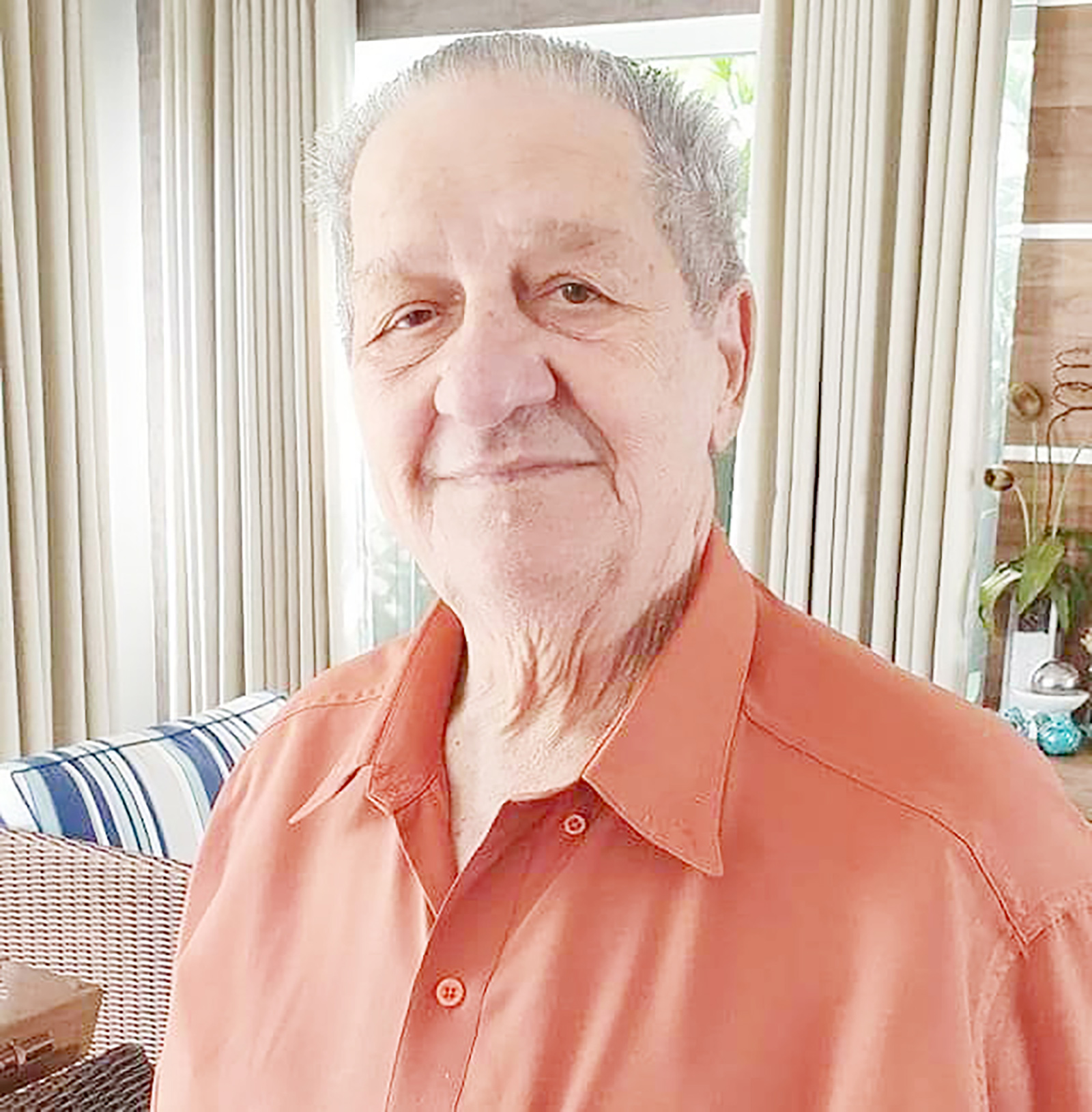 Dia 23 de julho, comemora aniversário, José Mário, viúvo de Carmen Luís Mário. Ele recebe as felicitações dos filhos, o médico Dr. José Mário Júnior, casado com a dentista Dra. Ana Paula Yanosteac Rodrigues Mário e Maria Cecília Mário, dos netos Bruna Yanosteac Rodrigues Mário, Mariana Yanosteac Rodrigues Mário, Johnatan Mário Gorricho, Silviane Mário Gorricho e Camila Mário Gorricho, dos bisnetos Davi Gorricho Cavalcanti e Fernando Gorricho, dos familiares e amigos