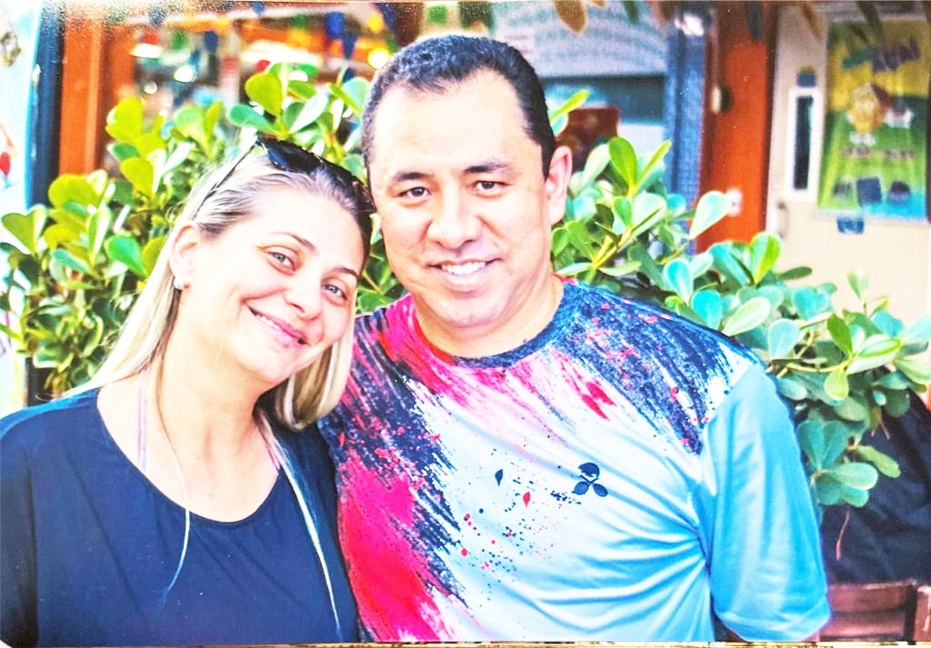 Dia 15 de maio, comemora aniversário, Ana Maira Galindo de Matos Yamada. Ela recebe os parabéns do esposo, o médico Dr. Adriano Fonseca Yamada, dos filhos João Victor, Ana Sophia, Ana Beatriz e João Guilherme, dos pais Ariovaldo Vieira de Matos e Maria Aparecida Galindo de Matos, dos familiares amigos