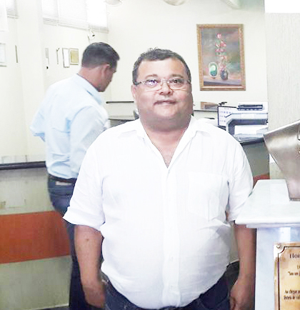 Dia 13 de maio, comemora aniversário, o podólogo Paulo César da Silva Dias. Ele recebe os parabéns da esposa Aparecida Ferreira da Silva Dias, das filhas Ana Carolina Ferreira da Silva Dias, casada com Stenio Godoy Galindo; Ana Paula Ferreira da Silva Dias e Ana Teresa Ferreira da Silva Dias, dos netos João Pedro, Maria Fernanda e Manuela, do genro, familiares e amigos