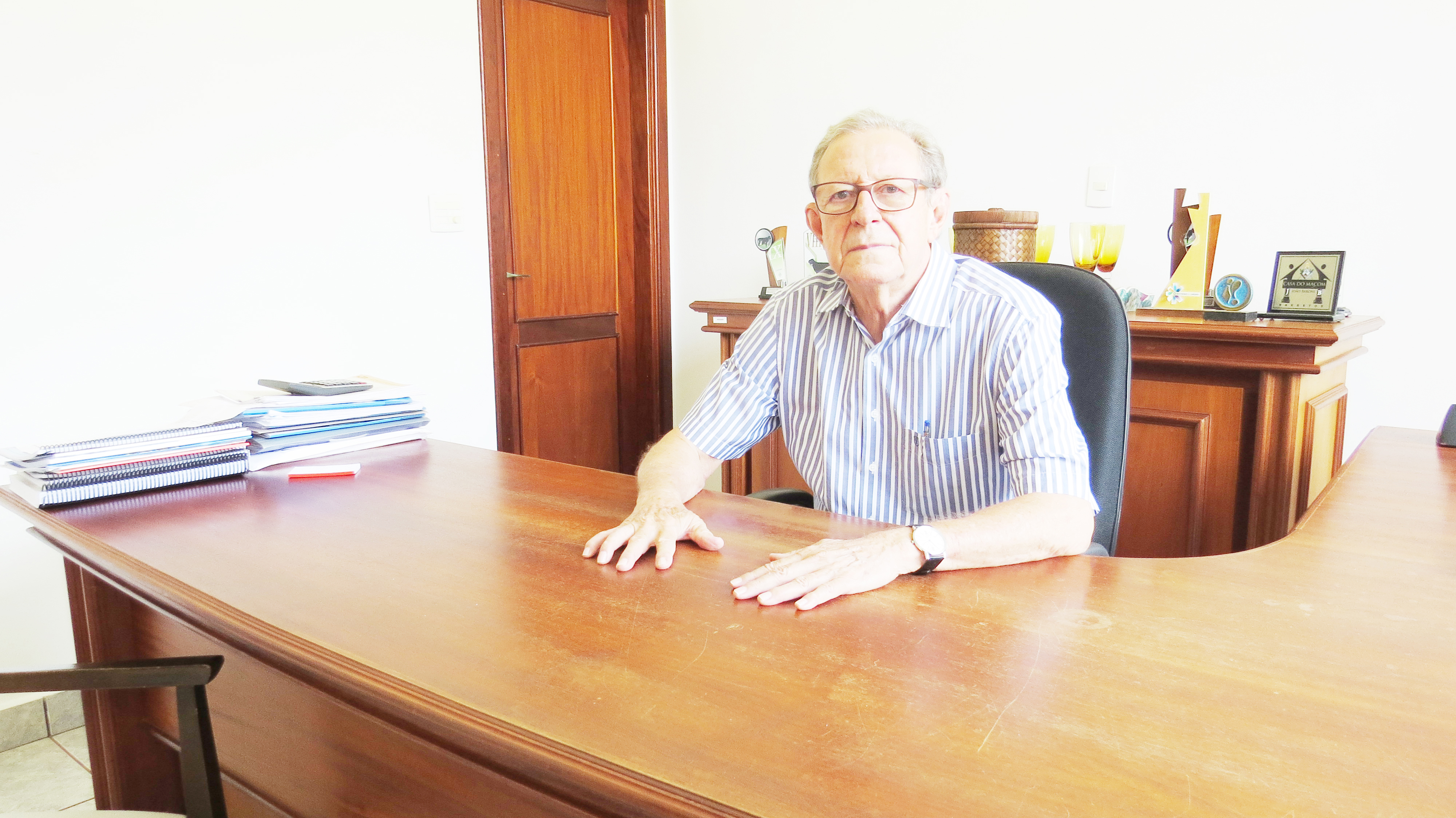 Dia 12 de maio, comemora aniversário, o primeiro Secretário da Diretoria Executiva da FE, Roberto Inácio Barbosa. Ele recebe os parabéns da esposa Maria Tereza Menezes Barbosa, dos filhos Ana Lídia Menezes Barbosa Teoro, casada com Marcelo Costa Teoro; Eveline Menezes Barbosa Benedetti, casada com Wagner Ferreira Benedetti; Roberta Menezes Barbosa Morgan de Aguiar, casada com Luciano Luz Morgan de Aguiar; Márcia Menezes Barbosa Selli, casada com Fernando de Campos Selli e Roberto Inácio Barbosa Filho, casado com Nadine Borges Pereira, dos netos, Isabela, Luciano, Thiago, Giovanna, Marcela, Luísa, Fernando, Júlia e Liz, dos familiares e amigos