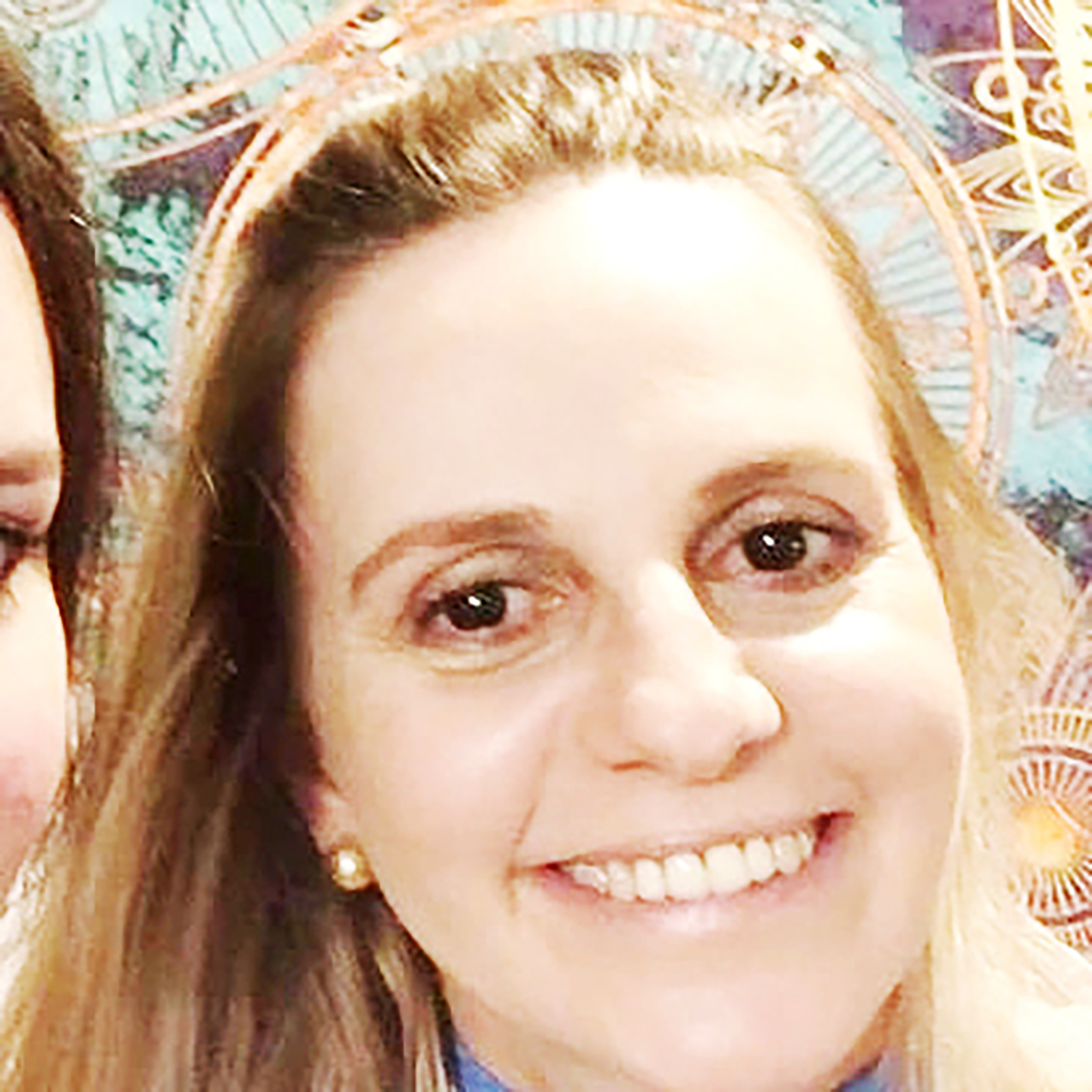 Dia 26 de setembro, comemora aniversário, a esteticista Alessandra Cabrini, filha de Wagner Cabrini (in memoriam) e Tereza Brunheroti Cabrini. Ela recebe os parabéns da mãe, dos irmãos Carlos César Cabrini, José Fernando Cabrini e Luciana Cabrini, da cunhada, sobrinhos, amigos e familiares