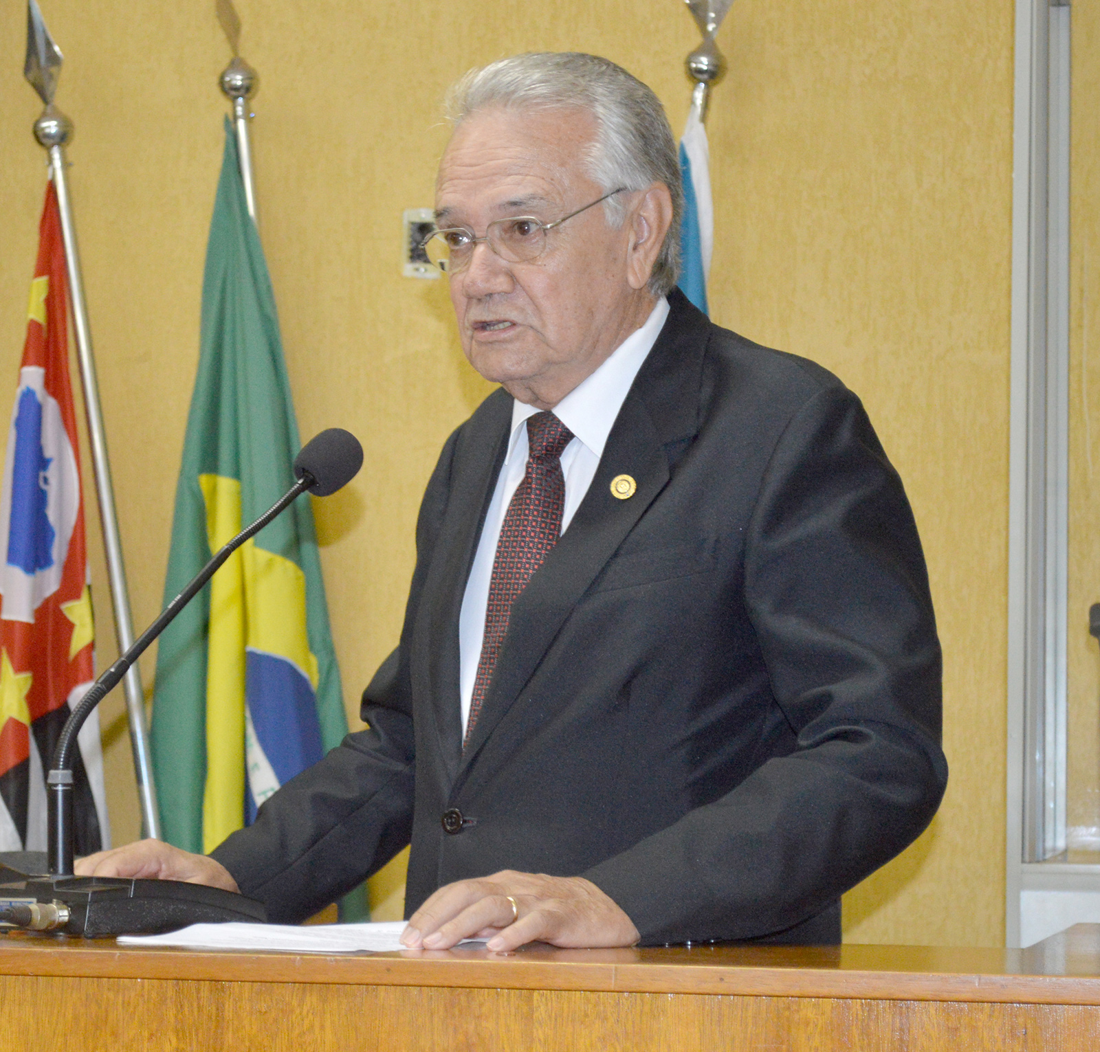 Dia 4 de agosto, comemora aniversário, o diretor do CCAA Ituverava, o rotariano Amauri Faria de Oliveira. Ele recebe os cumprimentos da esposa Maria Amélia Rodrigues de Oliveira, dos filhos Amauri Faria de Oliveira Filho, casado com Mayumi Faria de Oliveira e Juliana Faria de Oliveira e Silva, casada com Saulo Márcio da Silva, dos familiares e amigos