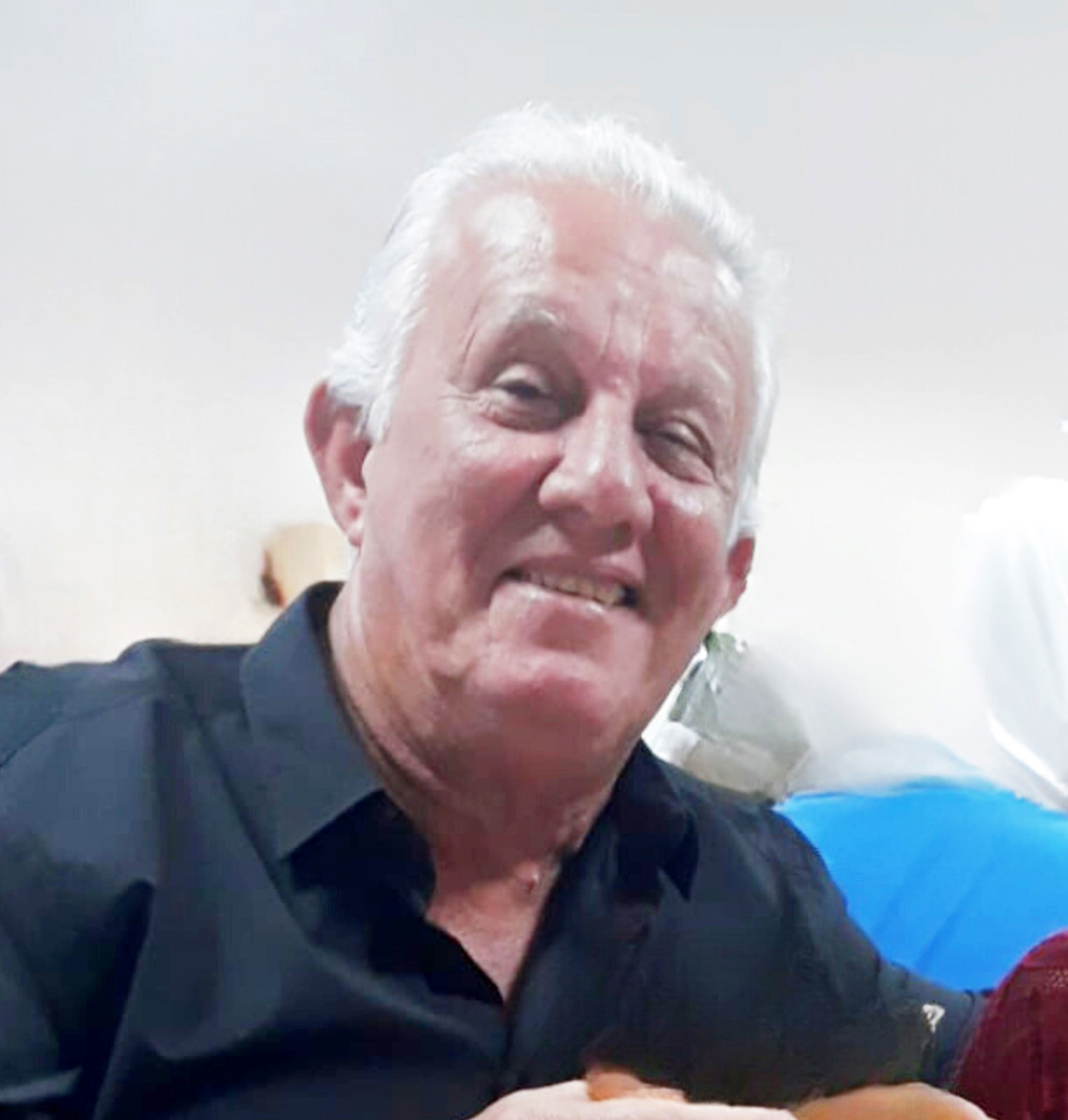 Dia 6 de agosto, comemora aniversário, Francisco de Assis Gimenez Galdeano. Ele recebe os parabéns da esposa Luzia de Paula Galdeano, dos filhos Juliana Galdeano, Fabiano Galdeano e Fernanda Galdeano, da nora Danylla, do genro Luciano, dos netos Fabiano, Manuela, Pedro e Mariana, dos familiares e amigos
