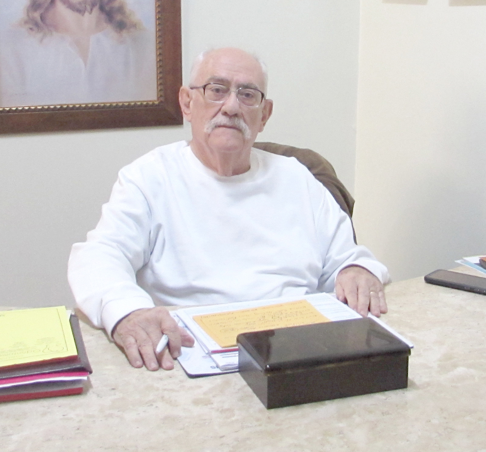 Dia 30 de junho, comemora aniversário, o Dr. Alcides Antônio Maciel Júnior, que é um dos médicos mais tradicionais de Ituverava. Ele recebe os parabéns da esposa, Maria Cristina Marçal Maciel, dos filhos Juliana Marçal Maciel, Mariana Marçal Maciel, Alcides Antônio Maciel Neto e Antônio Augusto de Castro Maciel, dos netos João Alberto, Maria Laura e Ana Beatriz, dos familiares e amigos