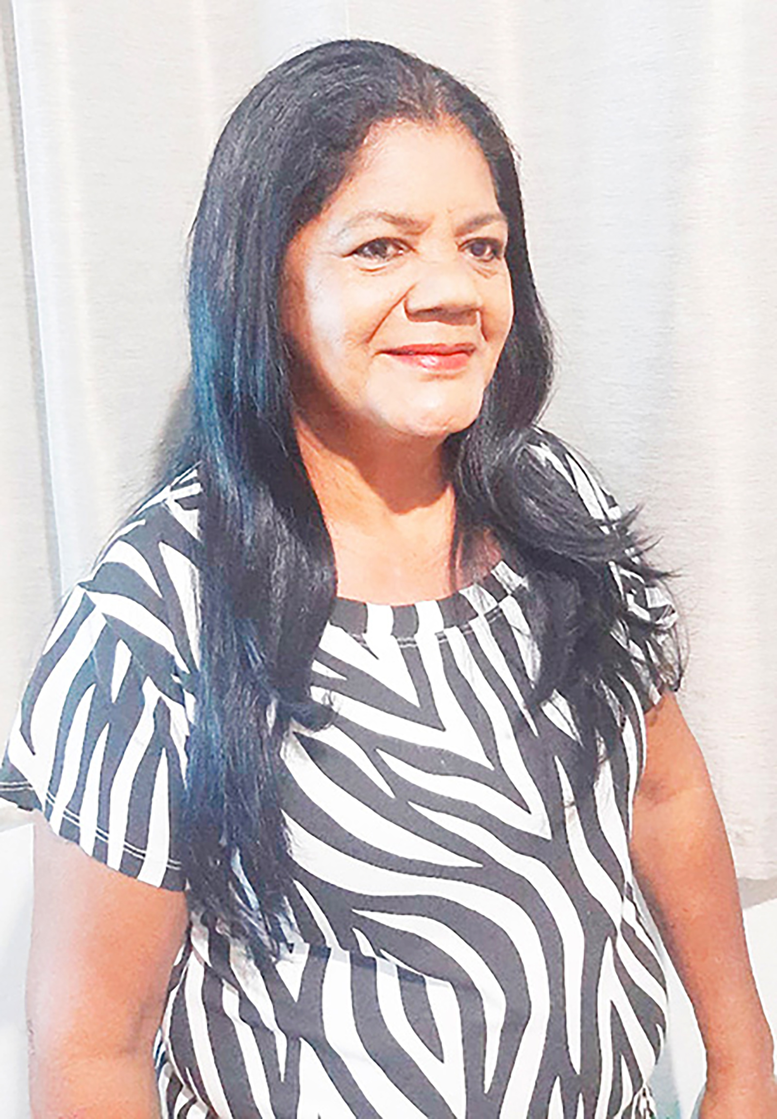 Dia 29 de junho, comemora aniversário, Elisabeth da Silva Araújo. Ela recebe os parabéns do esposo José Alípio Araújo, das filhas Vanessa Kelly da Silva Araújo e Jacqueline da Silva Araújo, dos netos Guilherme Lucca, Bernardo e Lavínia, dos familiares e amigos
