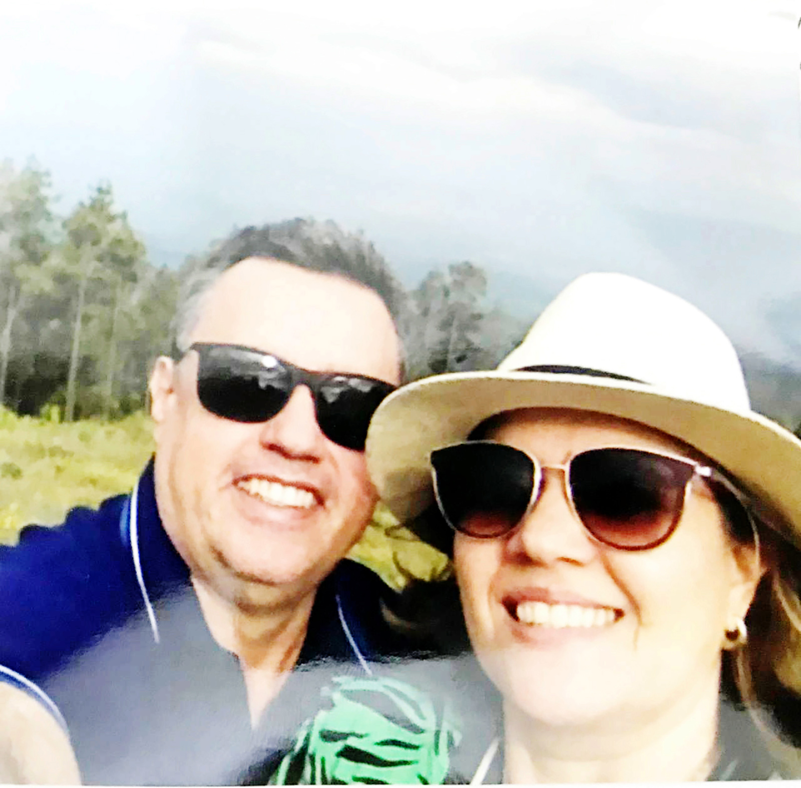 Dia 10 de agosto, comemora aniversário, o cartório José Dirceu Teles Franco, casado com Fabíola Nogueira Bombig Teles Franco. Ele recebe os parabéns da esposa, das filhas Lígia Bombig Teles Franco; Carla Bombig Teles Franco, casada com Armando Lambertti e Marília Bombig Teles Franco, dos netos, Caio, Artur e Eduardo, dos familiares e amigos