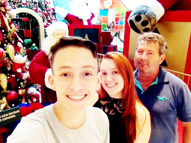 Dia 26 de abril, comemora aniversário, Henrique Barbosa. Ele recebe os cumprimentos dos filhos, Sthela Fuzo Barbosa e Mário Henrique Fuzo Barbosa, dos amigos e familiares